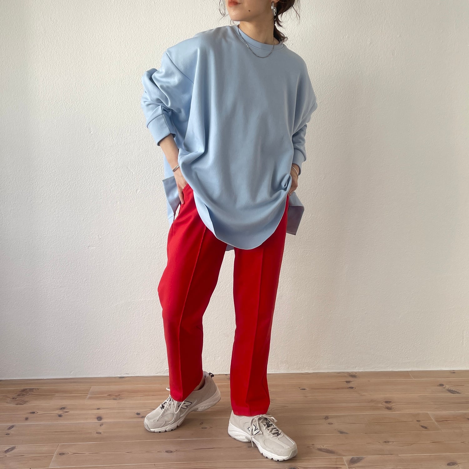 asymmetry design sweat / sky blue