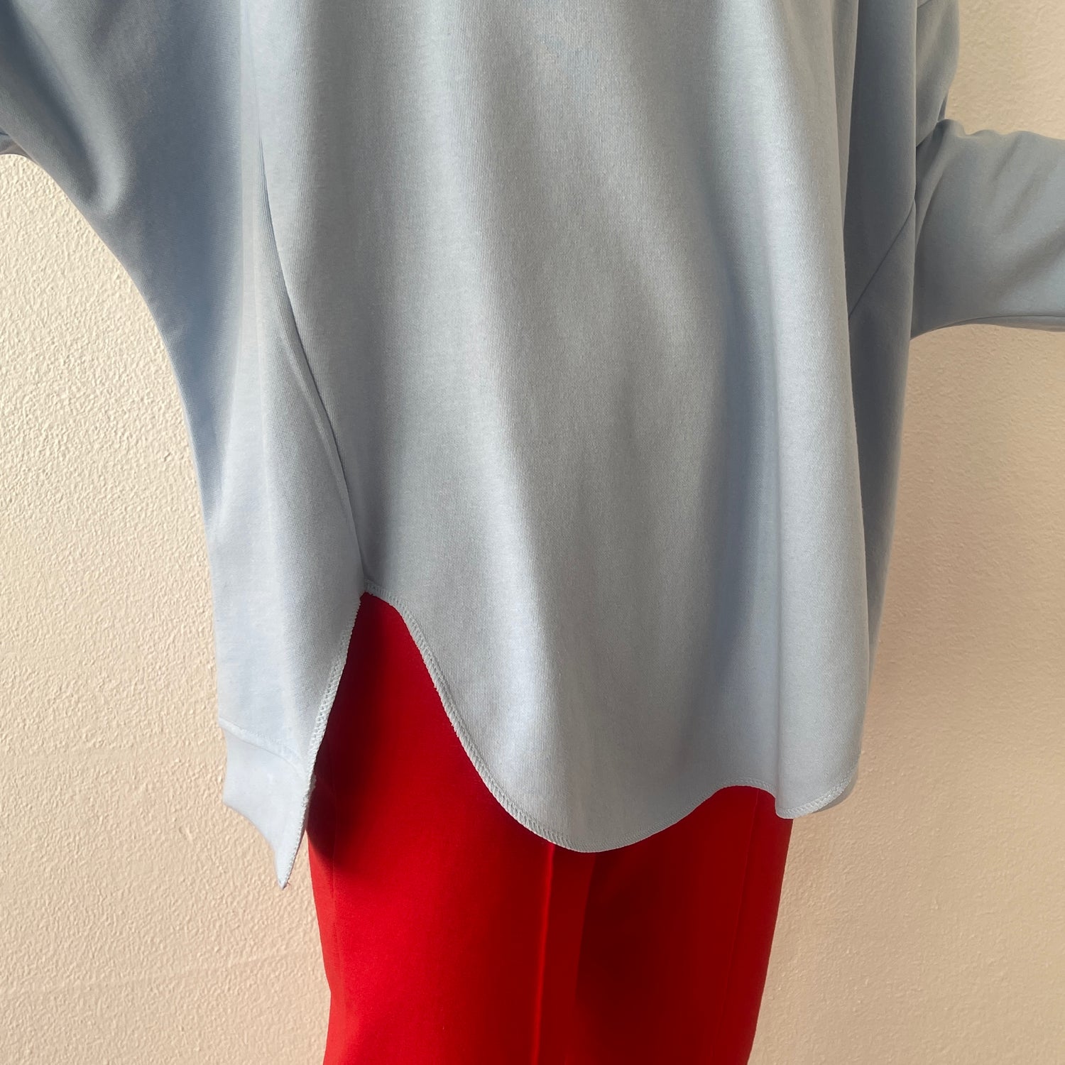 asymmetry design sweat / sky blue
