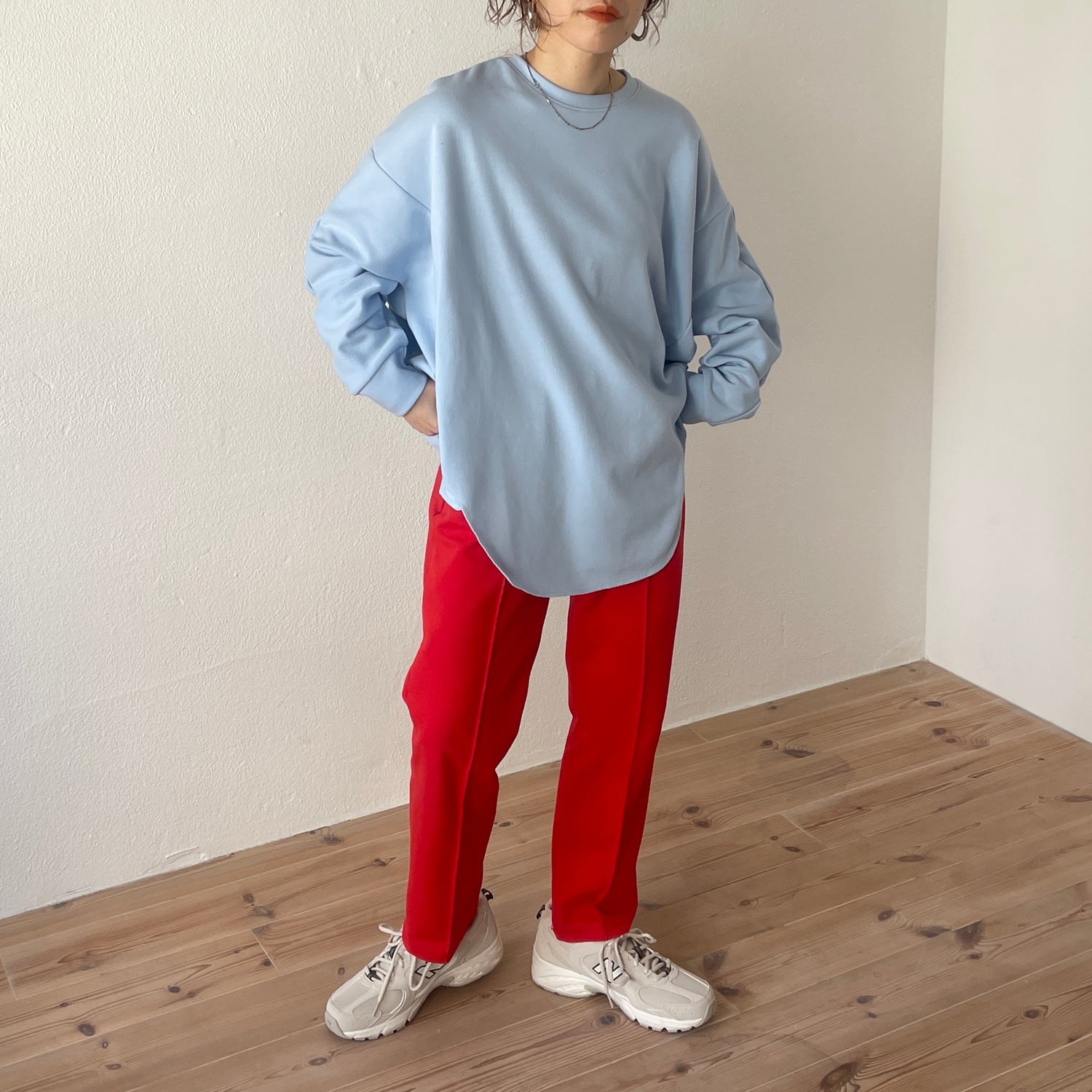 asymmetry design sweat / sky blue