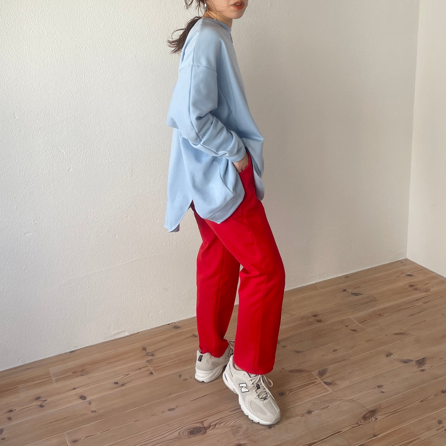 asymmetry design sweat / sky blue