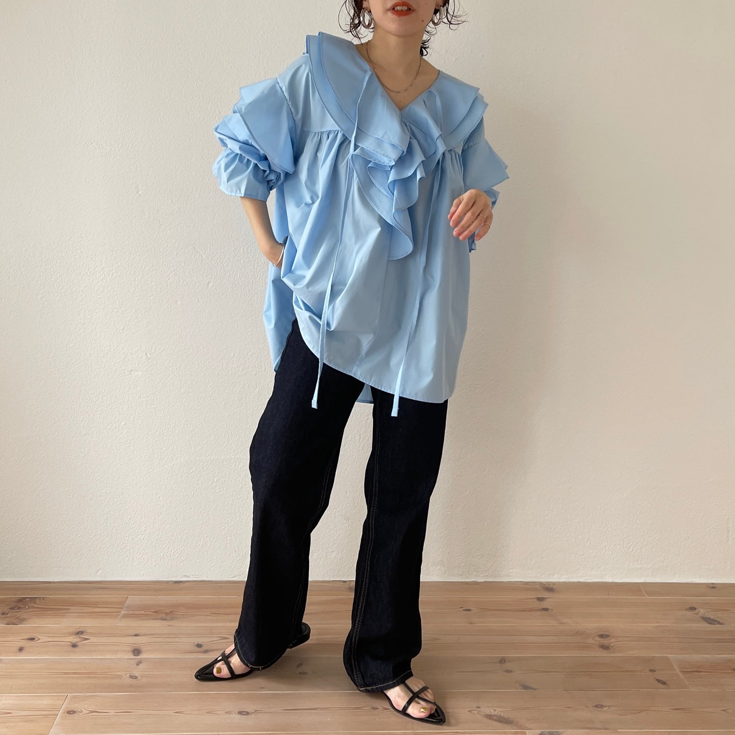 big collar frill blouse / sky blue