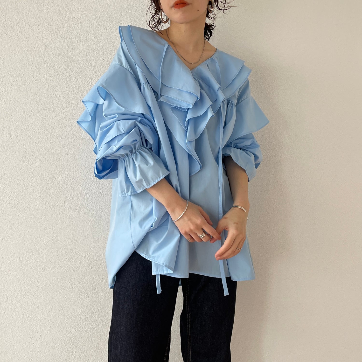 big collar frill blouse / sky blue