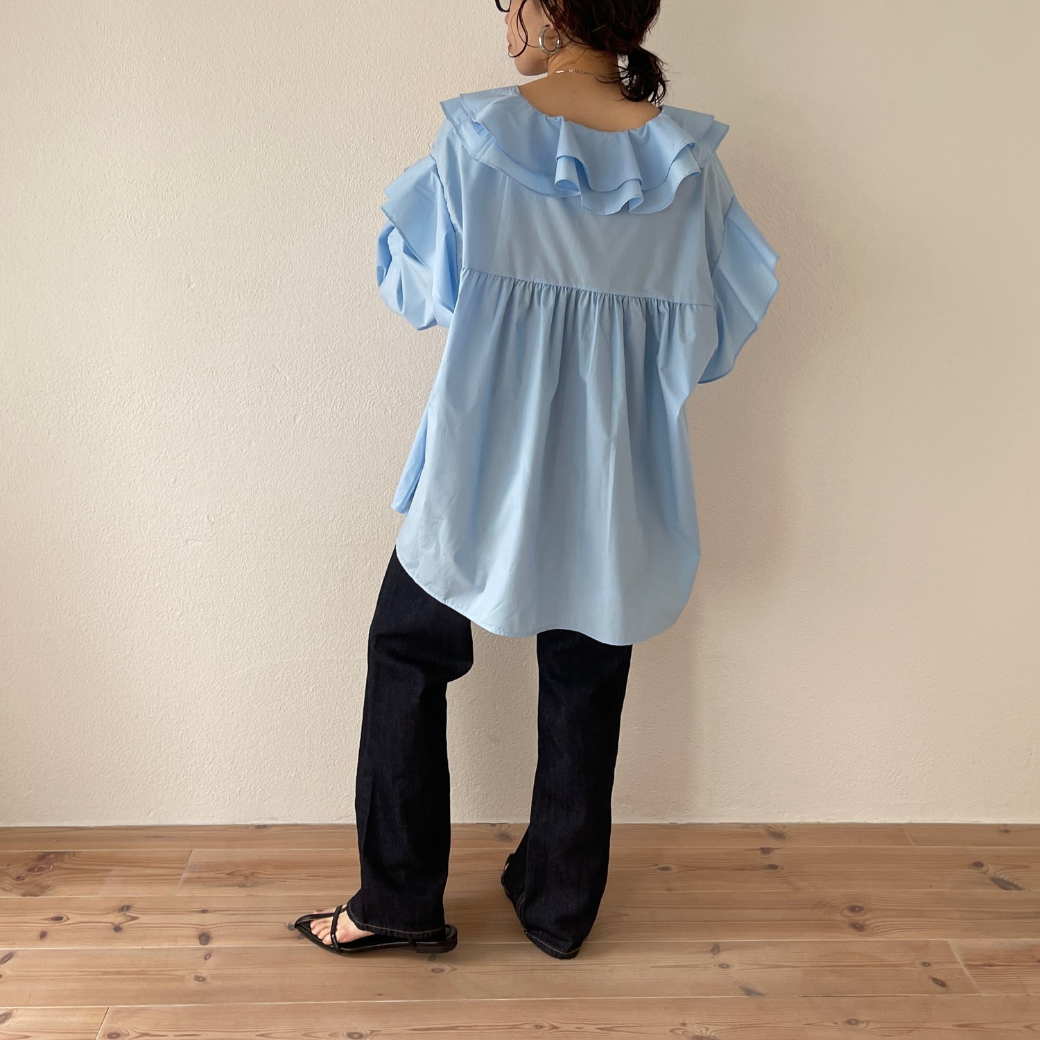 big collar frill blouse / sky blue
