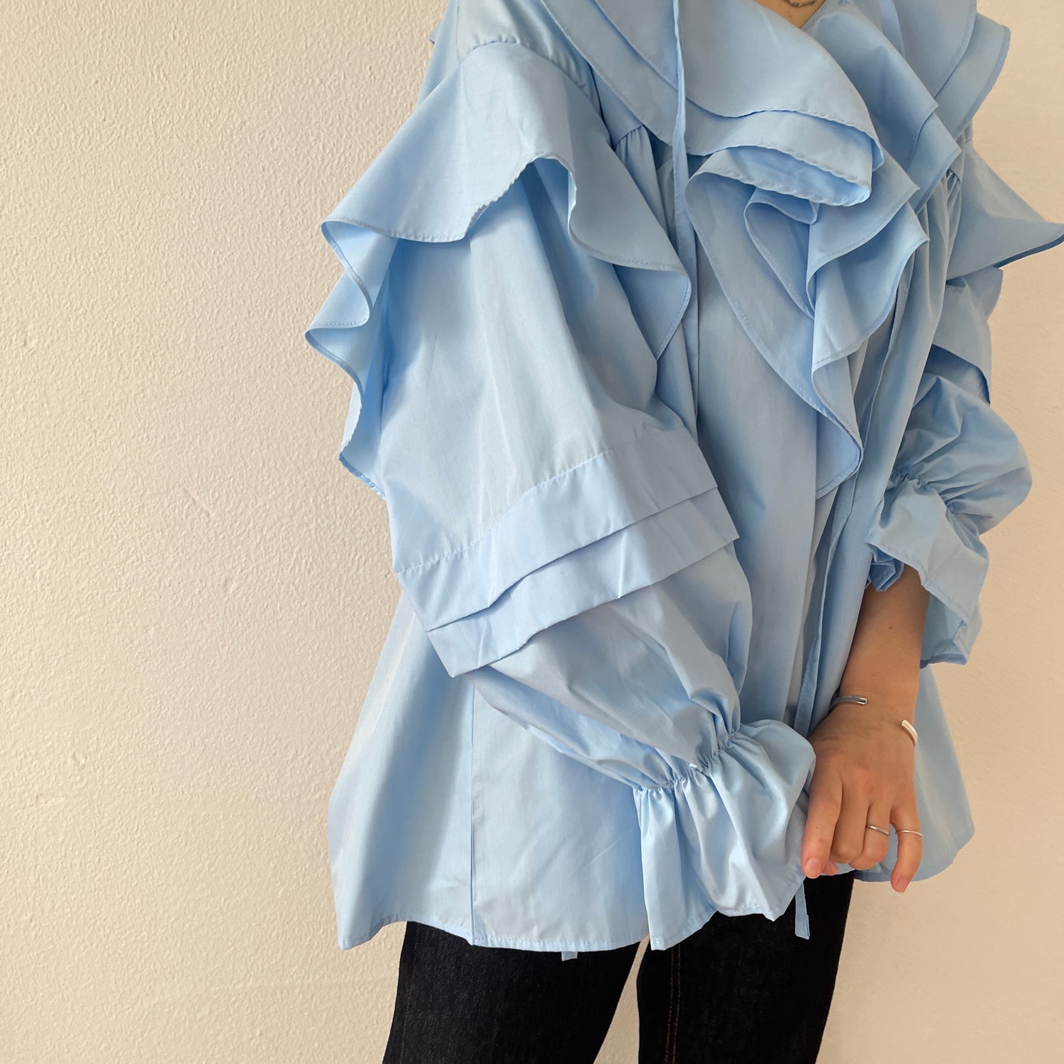 big collar frill blouse / sky blue