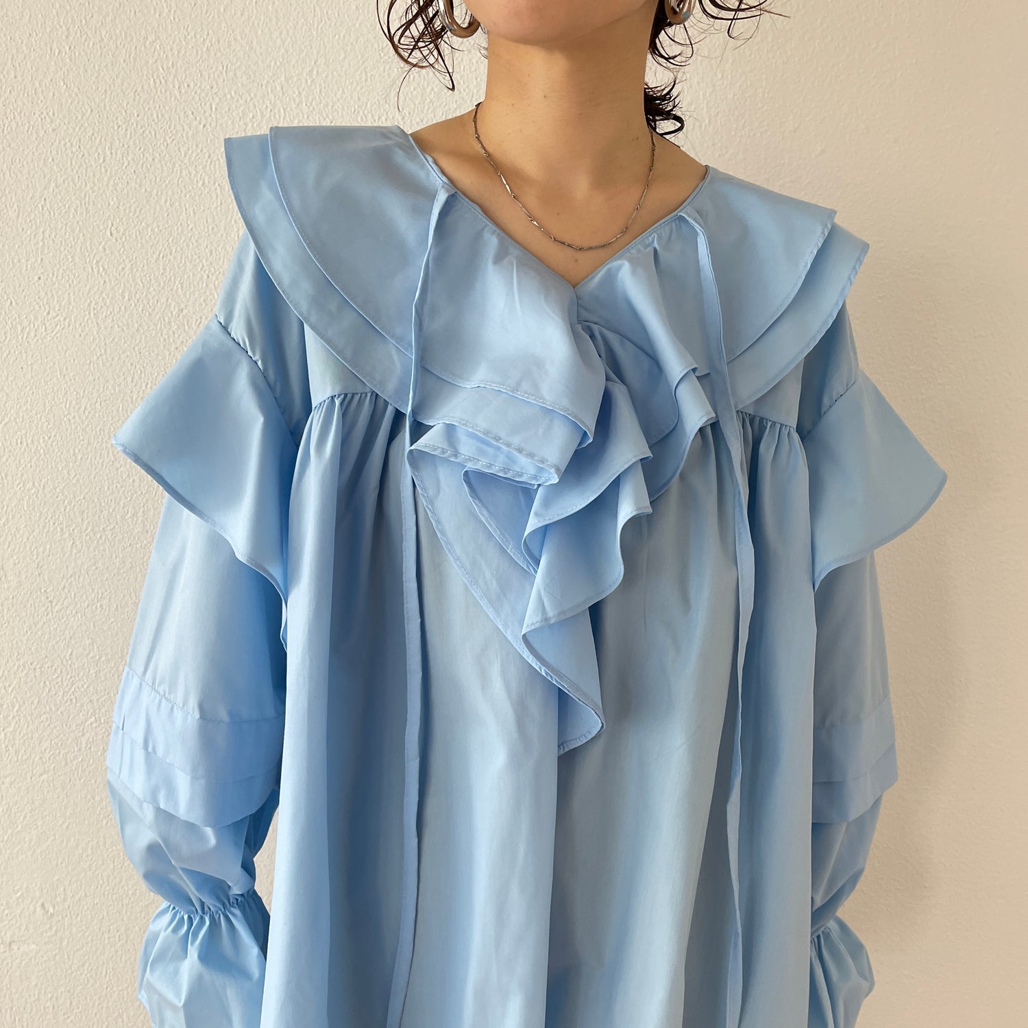 big collar frill blouse / sky blue
