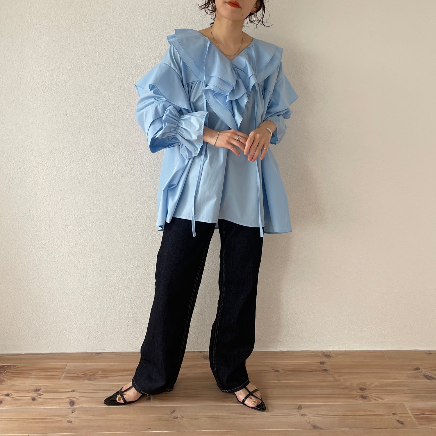 big collar frill blouse / sky blue