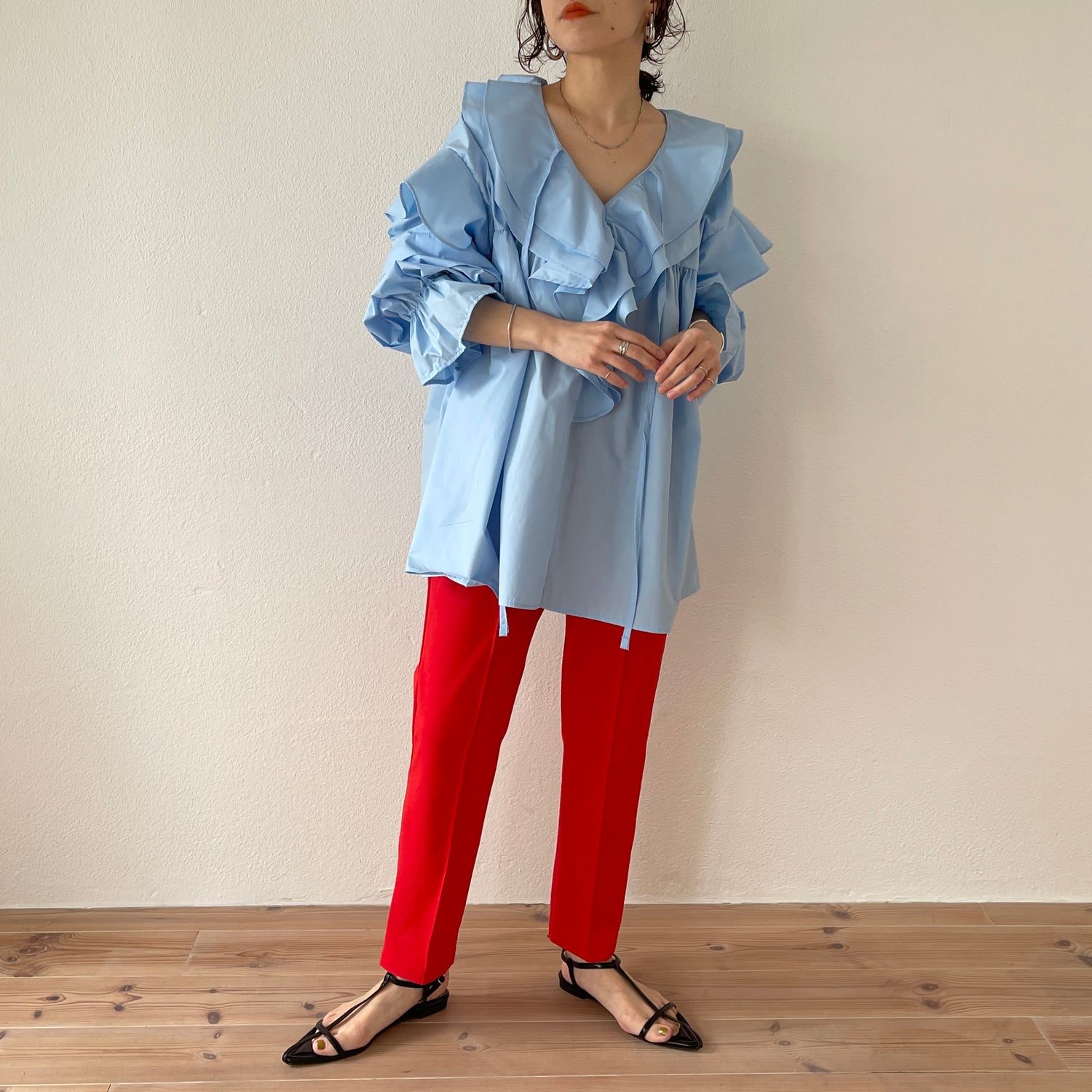big collar frill blouse / sky blue
