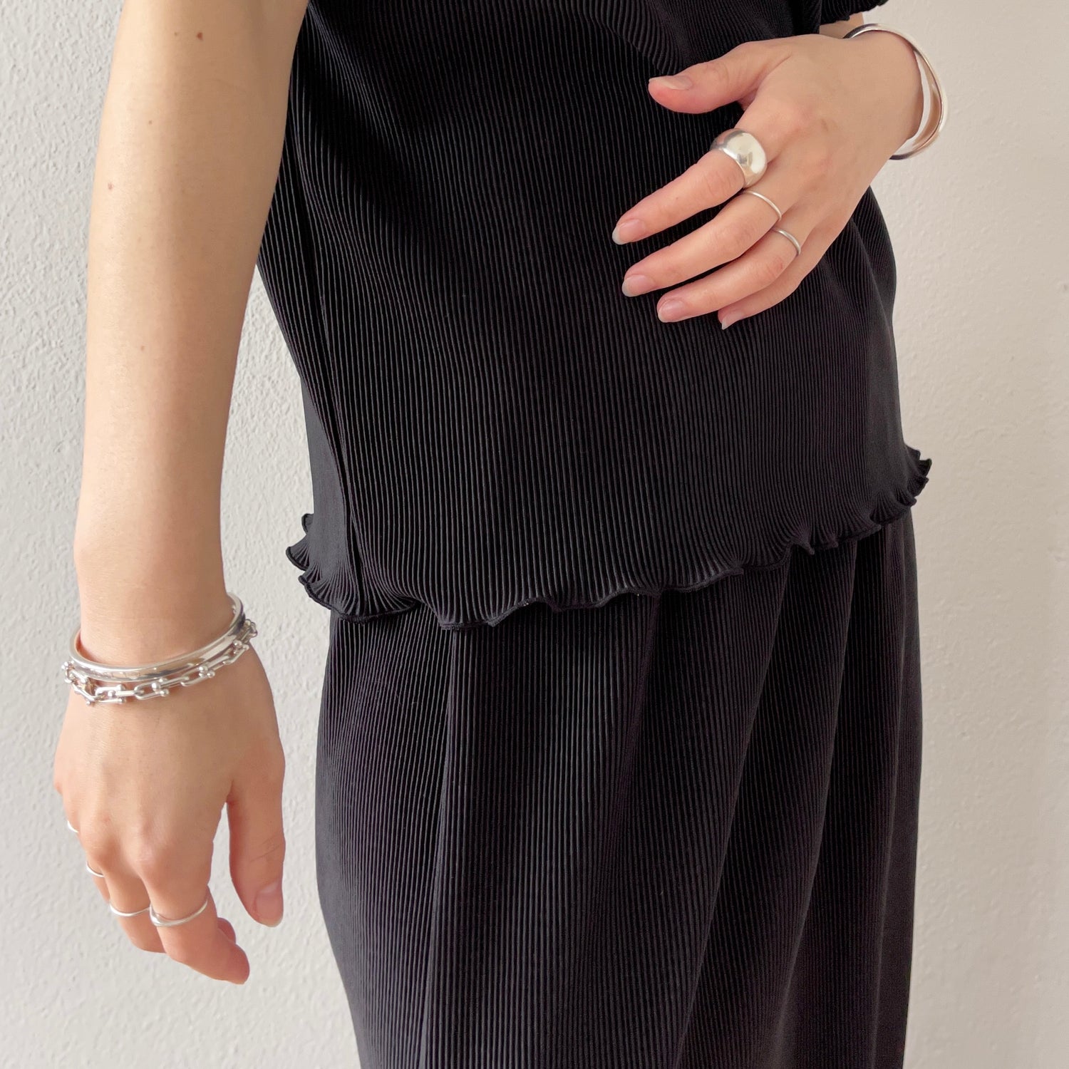 super stretch pleats tops / black