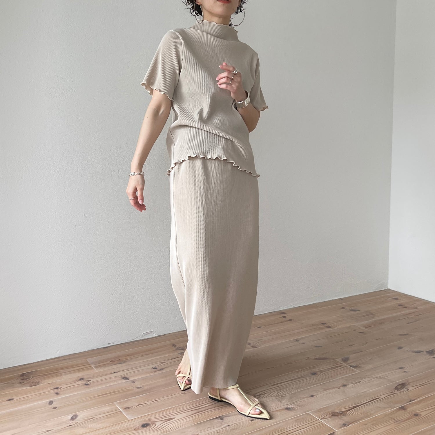 super stretch pleats tops / ivory