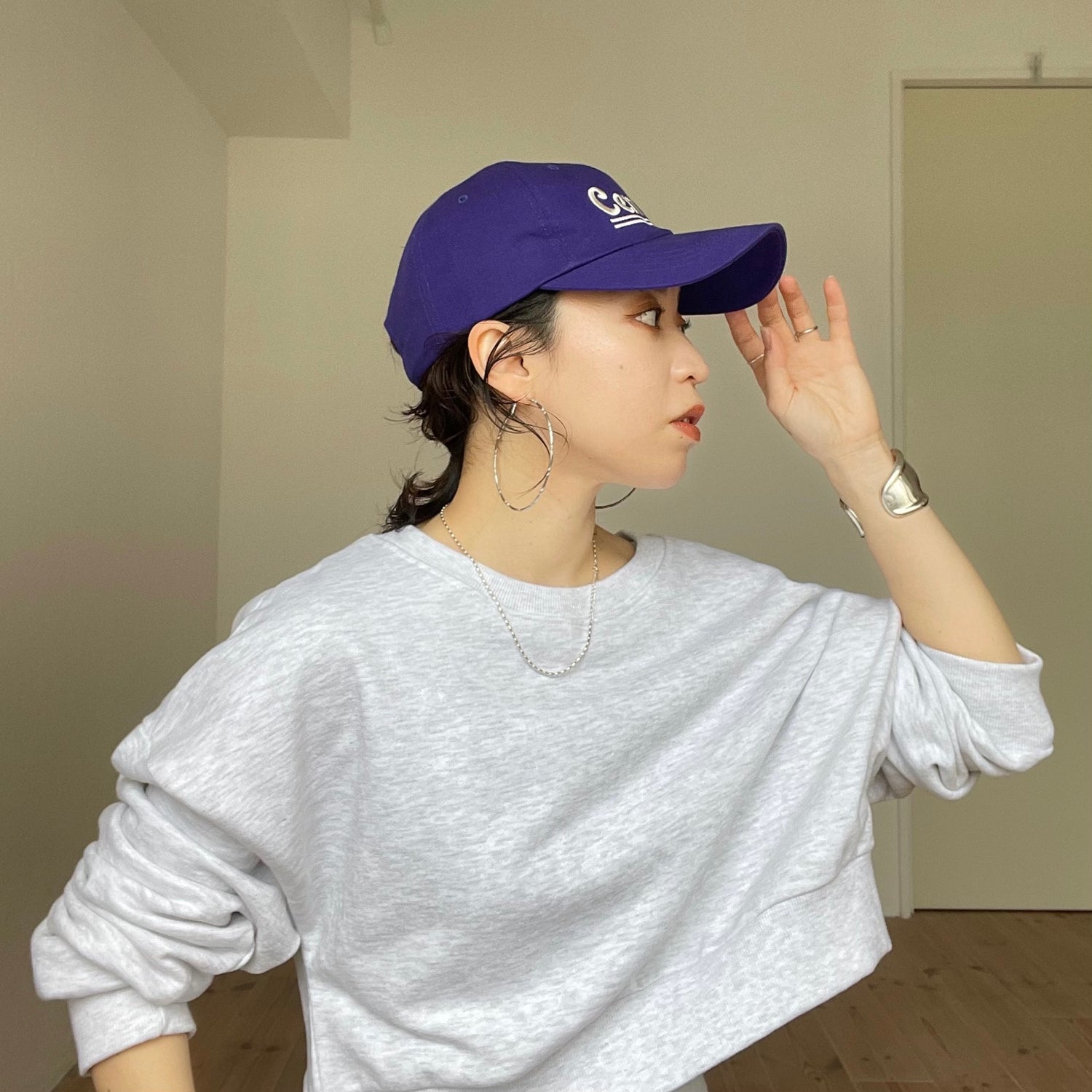 purple cap / purple