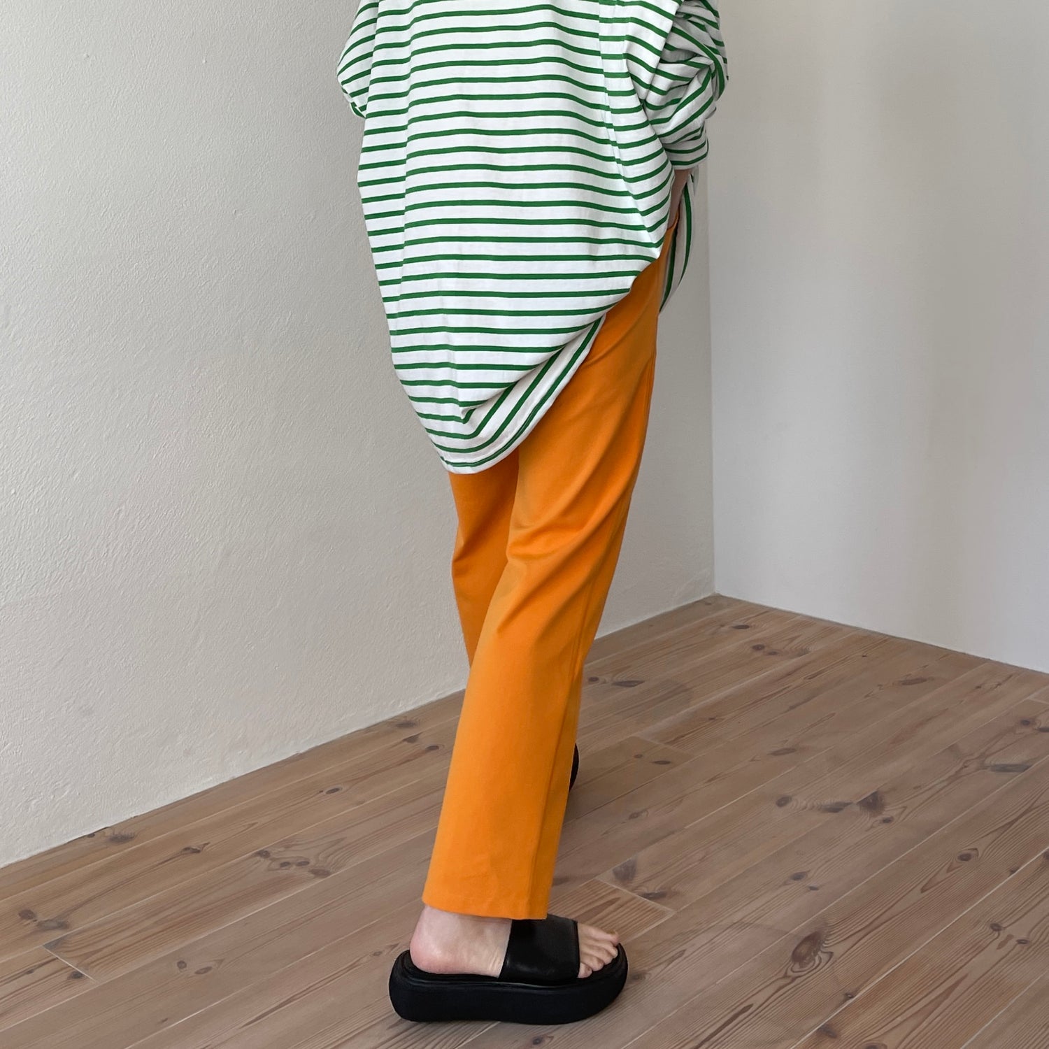 center line relax sweat pants / orange