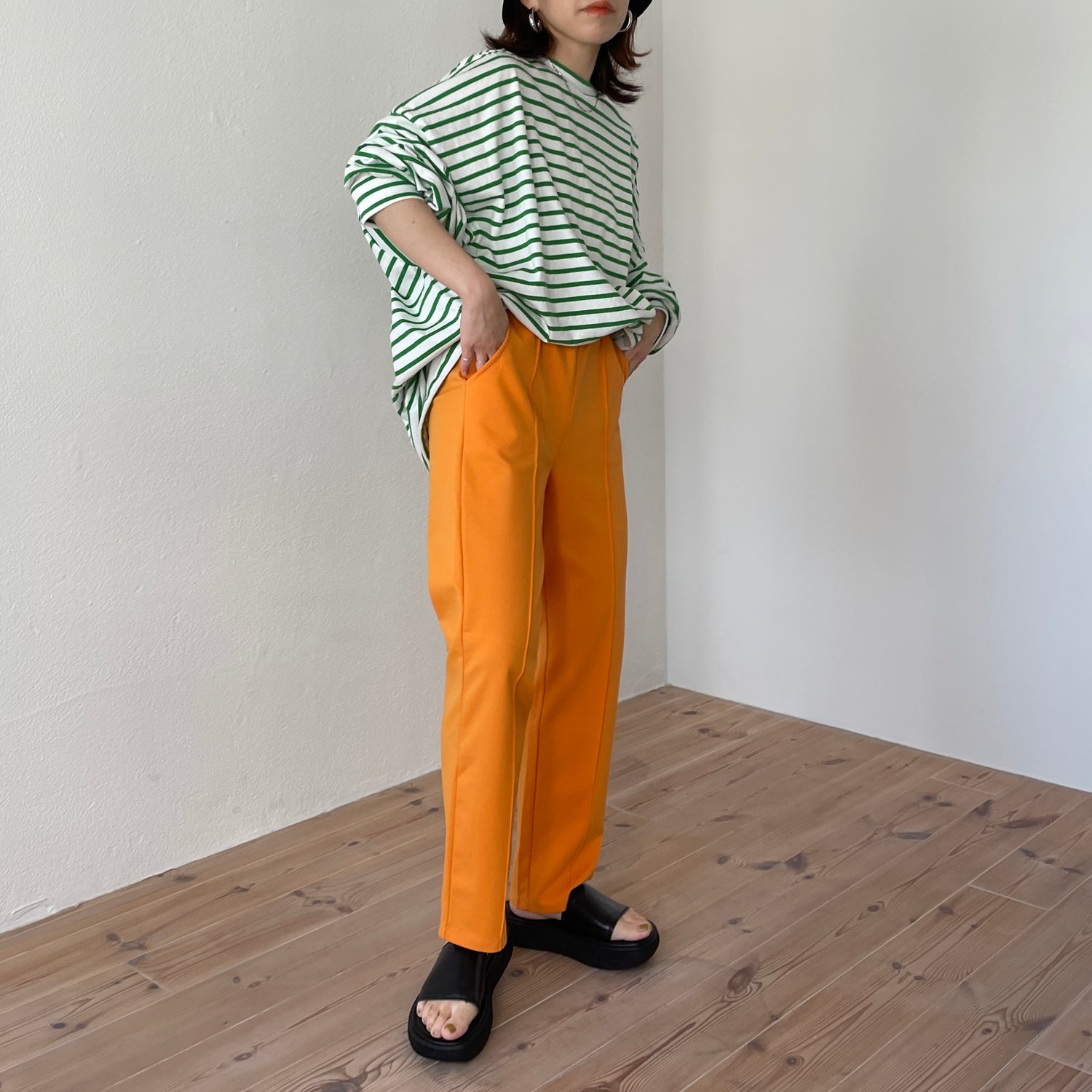 center line relax sweat pants / orange