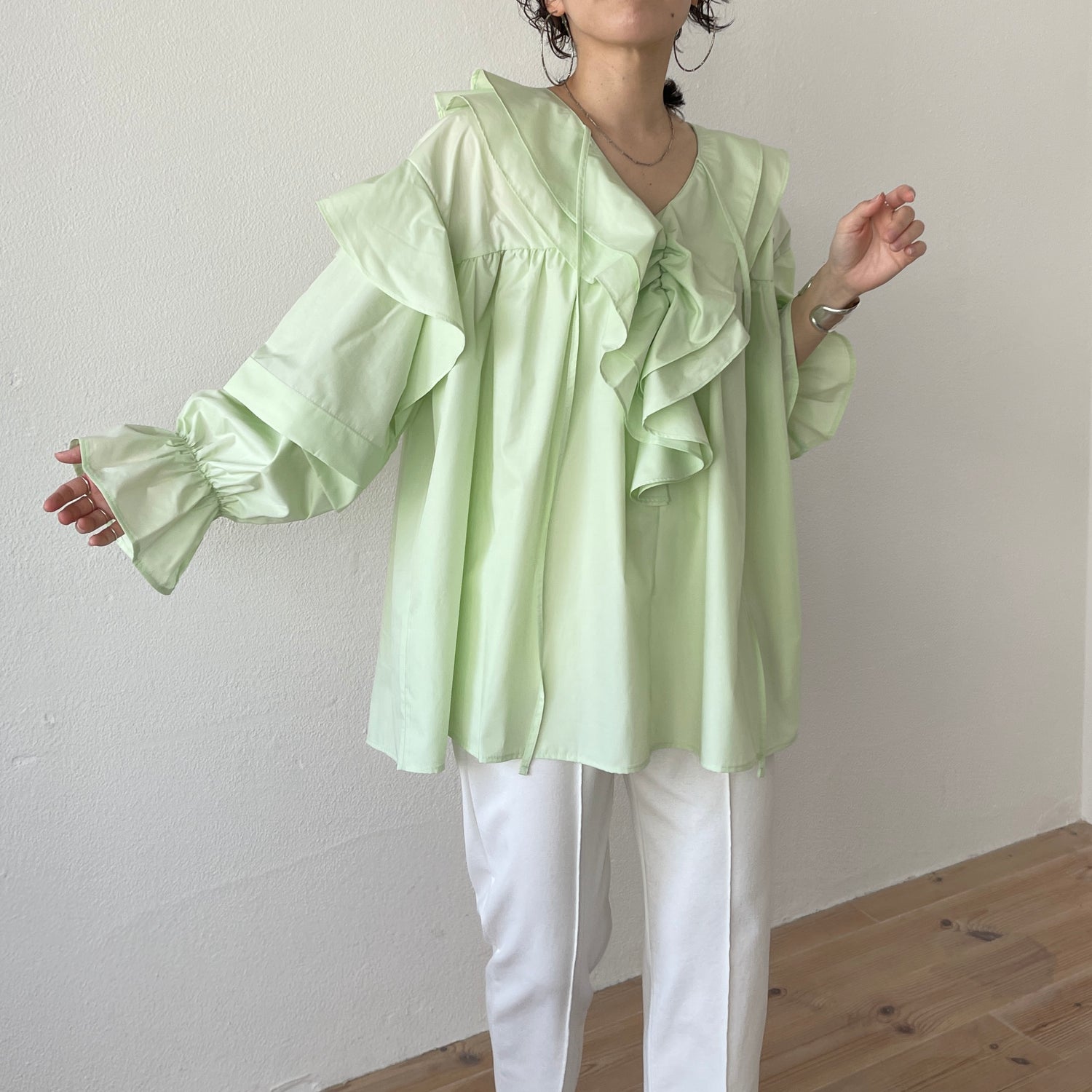 big collar frill blouse / mint