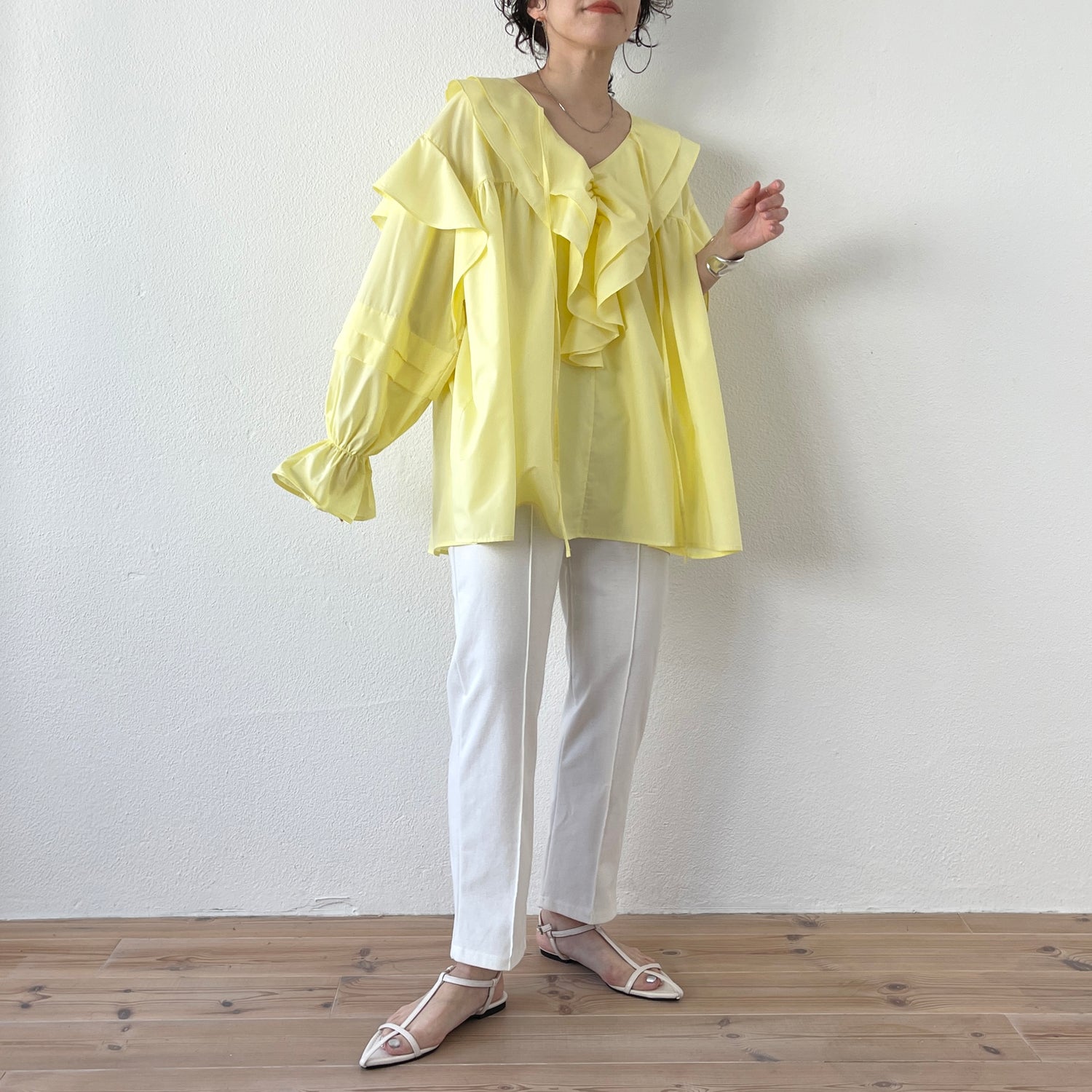 big collar frill blouse / light yellow