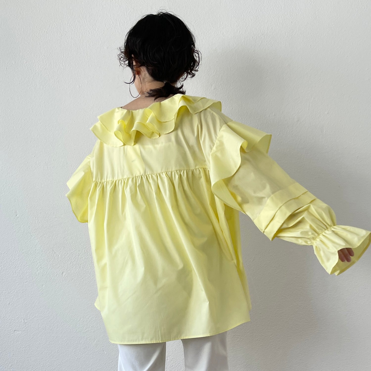 big collar frill blouse / light yellow