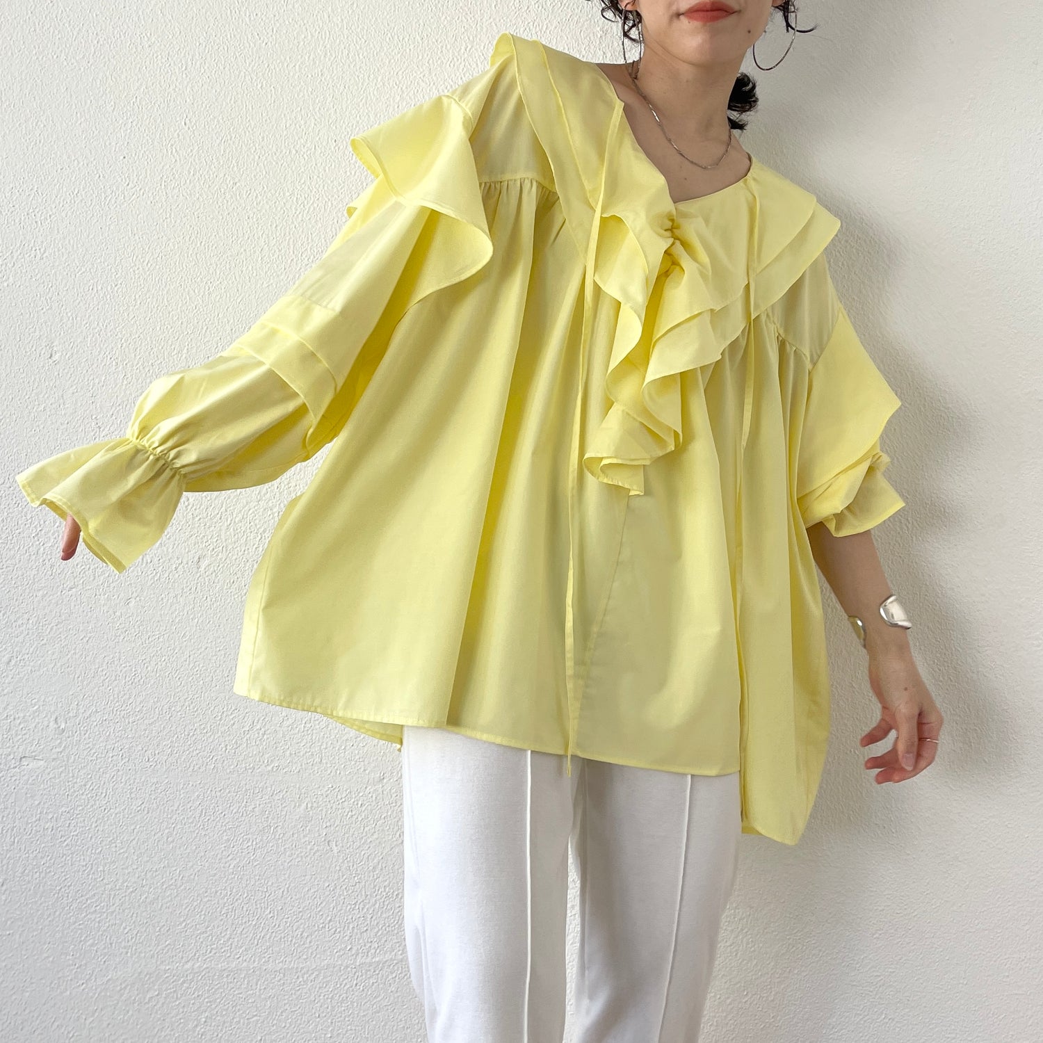 big collar frill blouse / light yellow