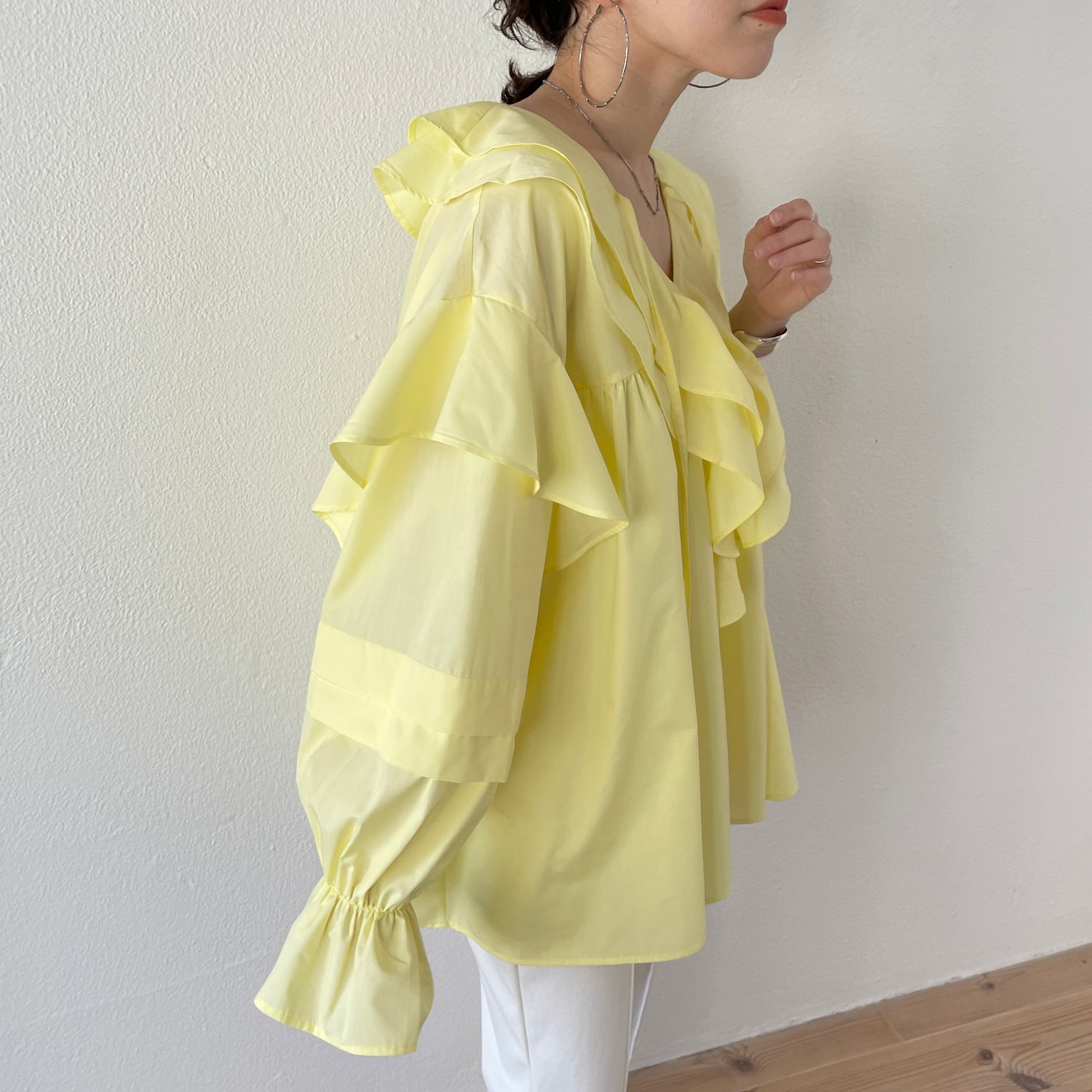big collar frill blouse / light yellow