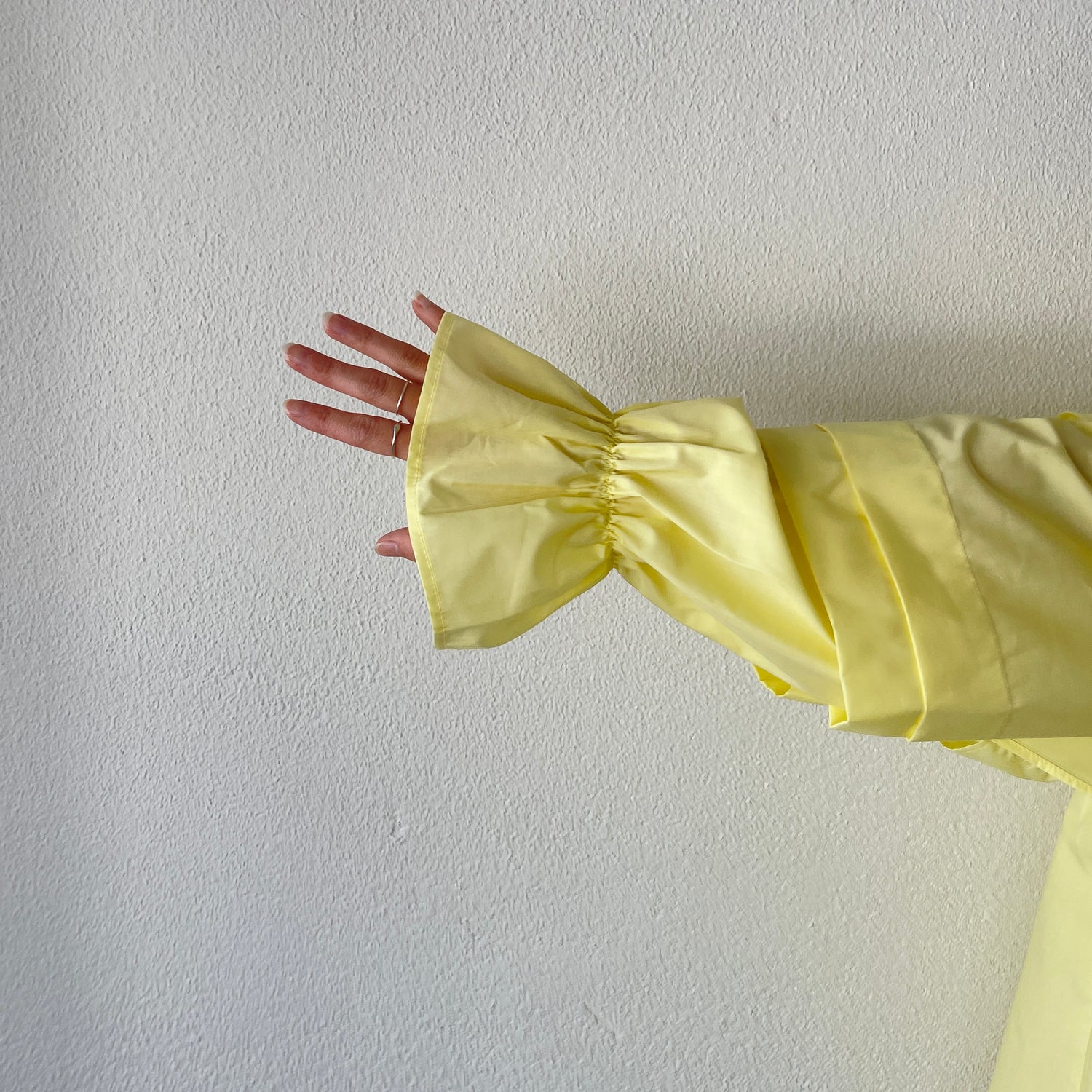 big collar frill blouse / light yellow