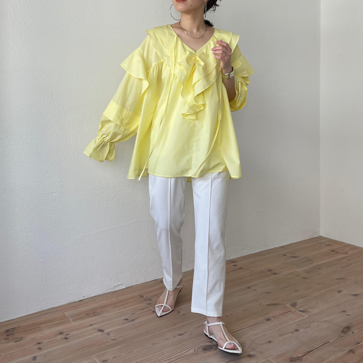 big collar frill blouse / light yellow