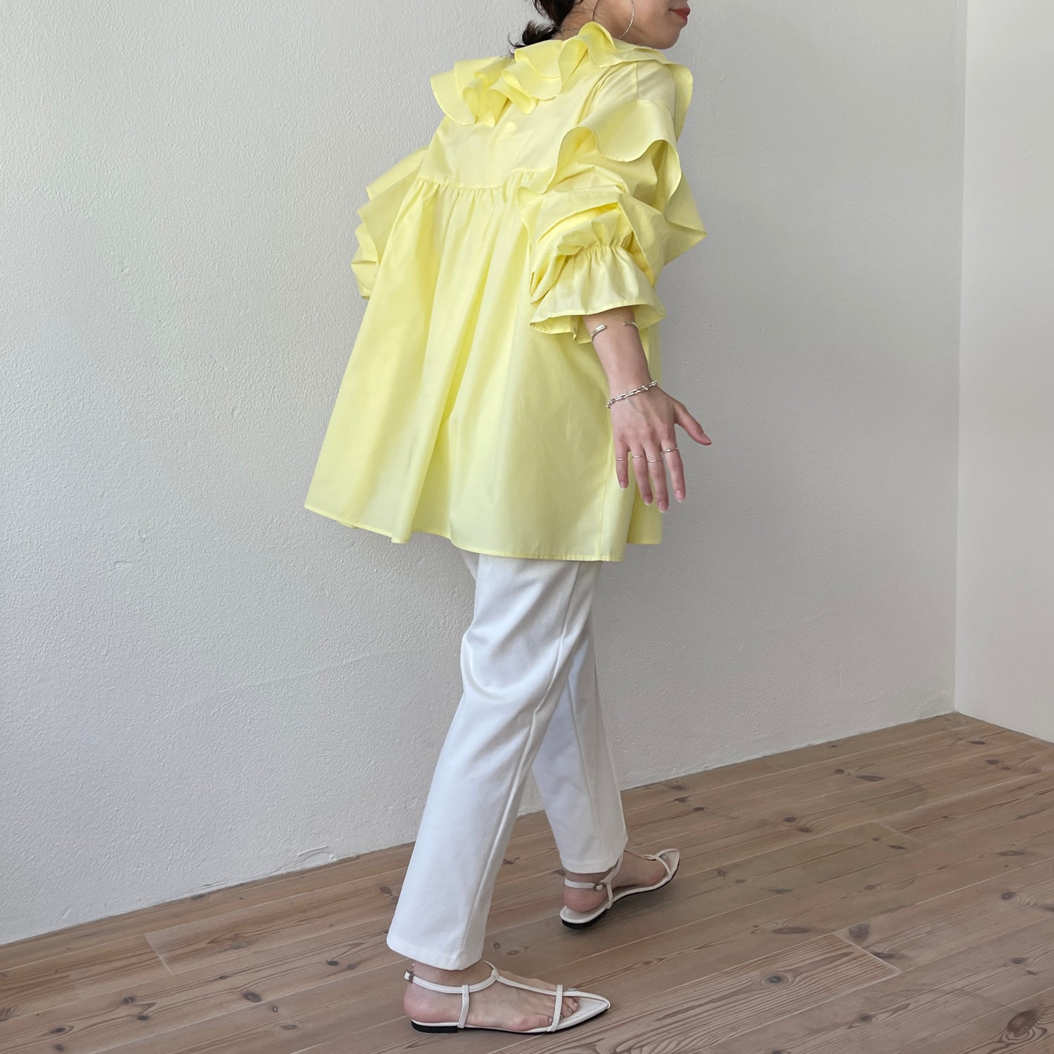 big collar frill blouse / light yellow