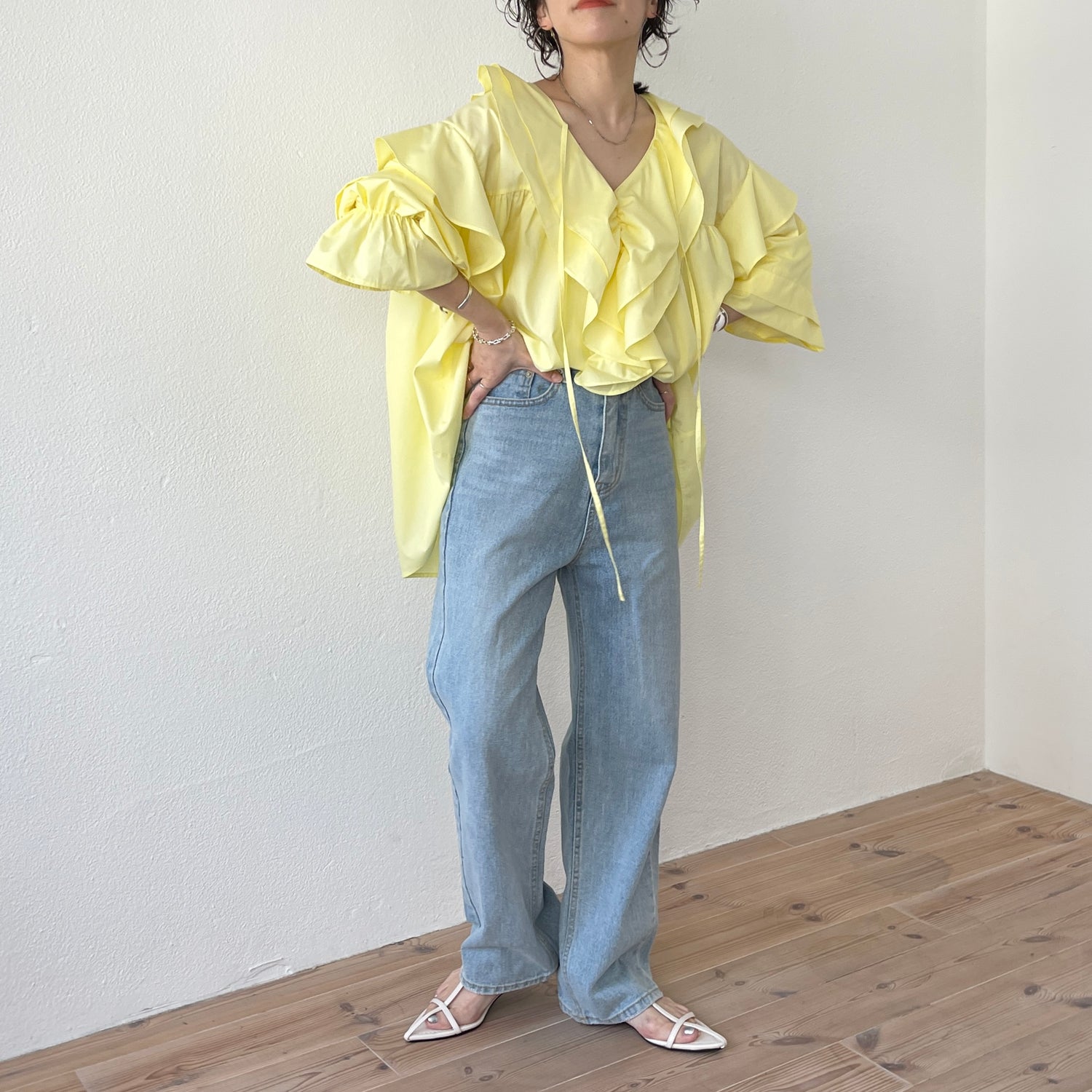 big collar frill blouse / light yellow