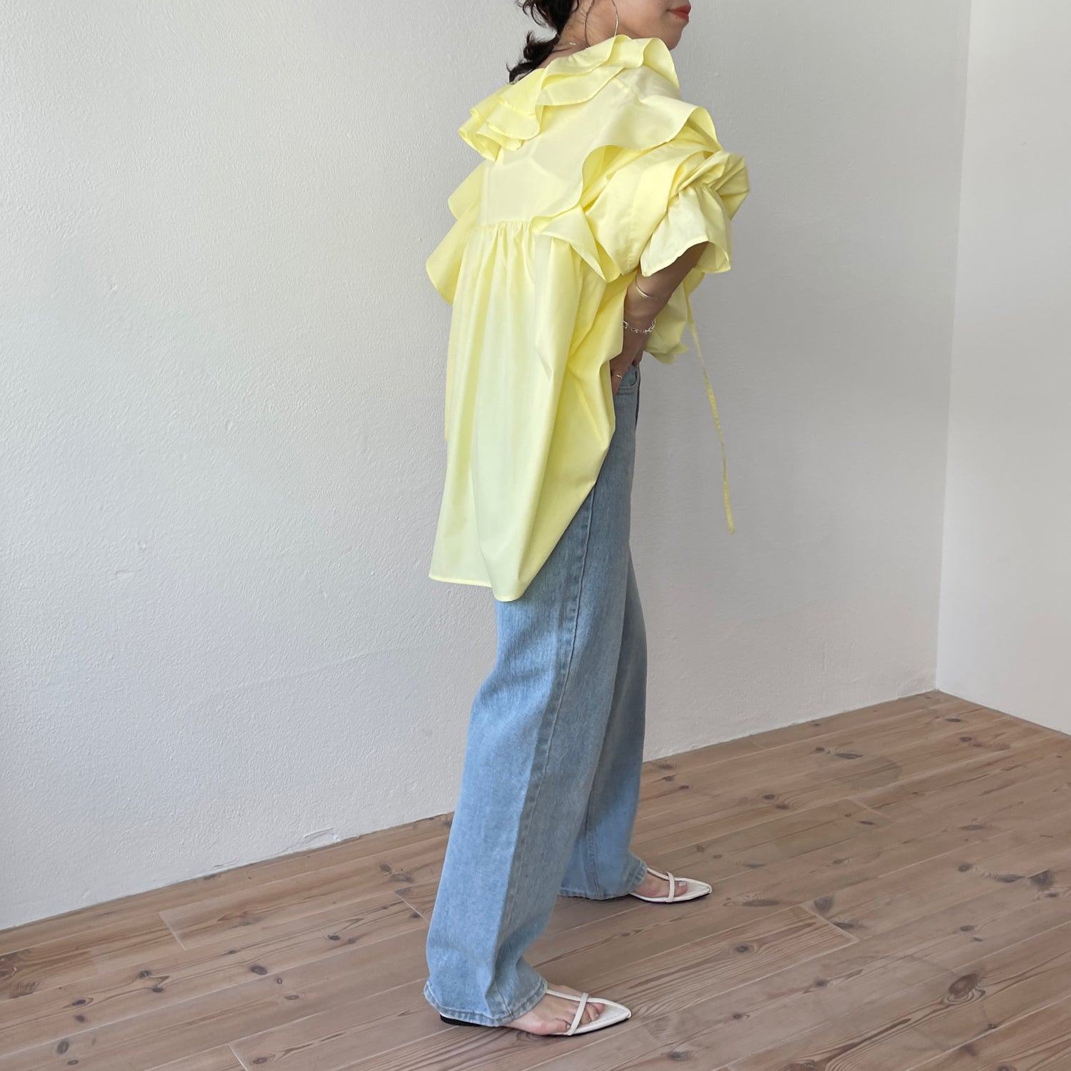 big collar frill blouse / light yellow