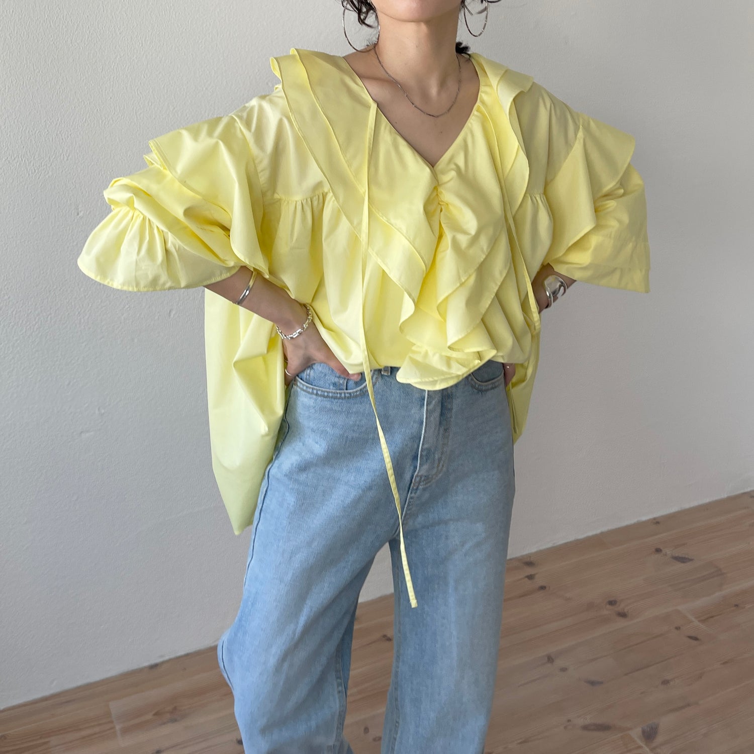 big collar frill blouse / light yellow