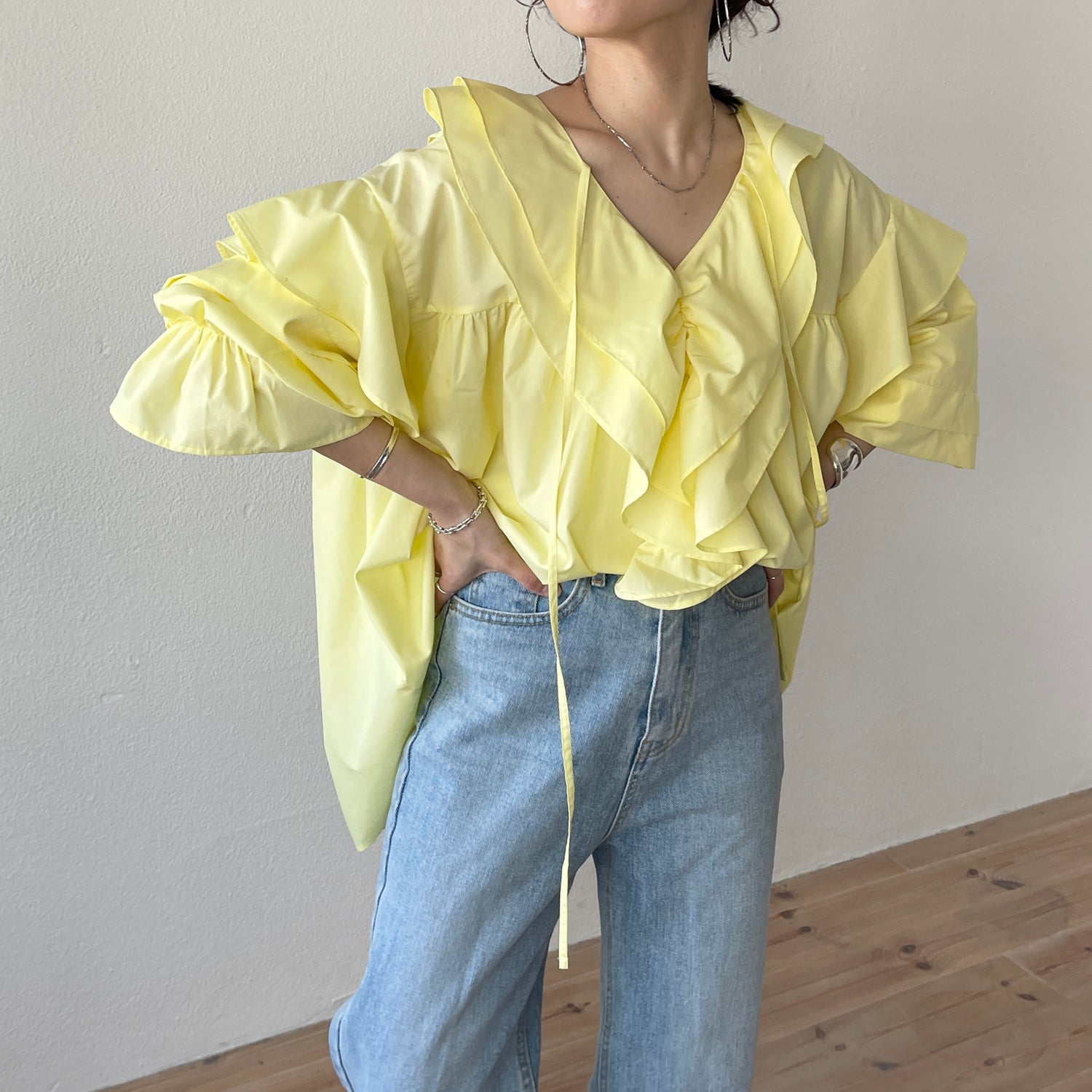 big collar frill blouse / light yellow