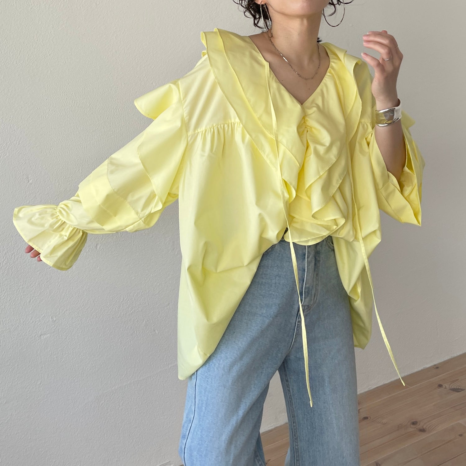 big collar frill blouse / light yellow