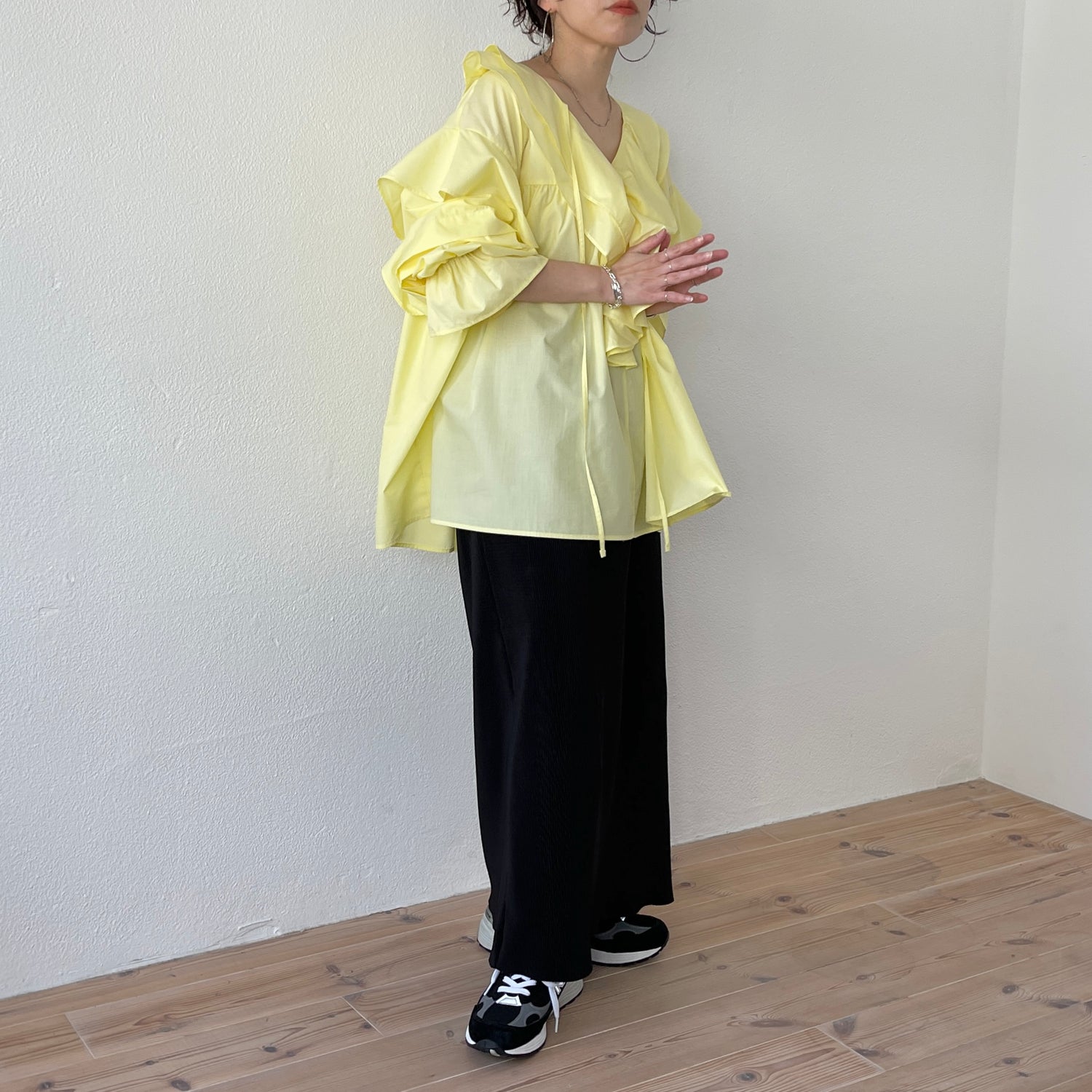 big collar frill blouse / light yellow