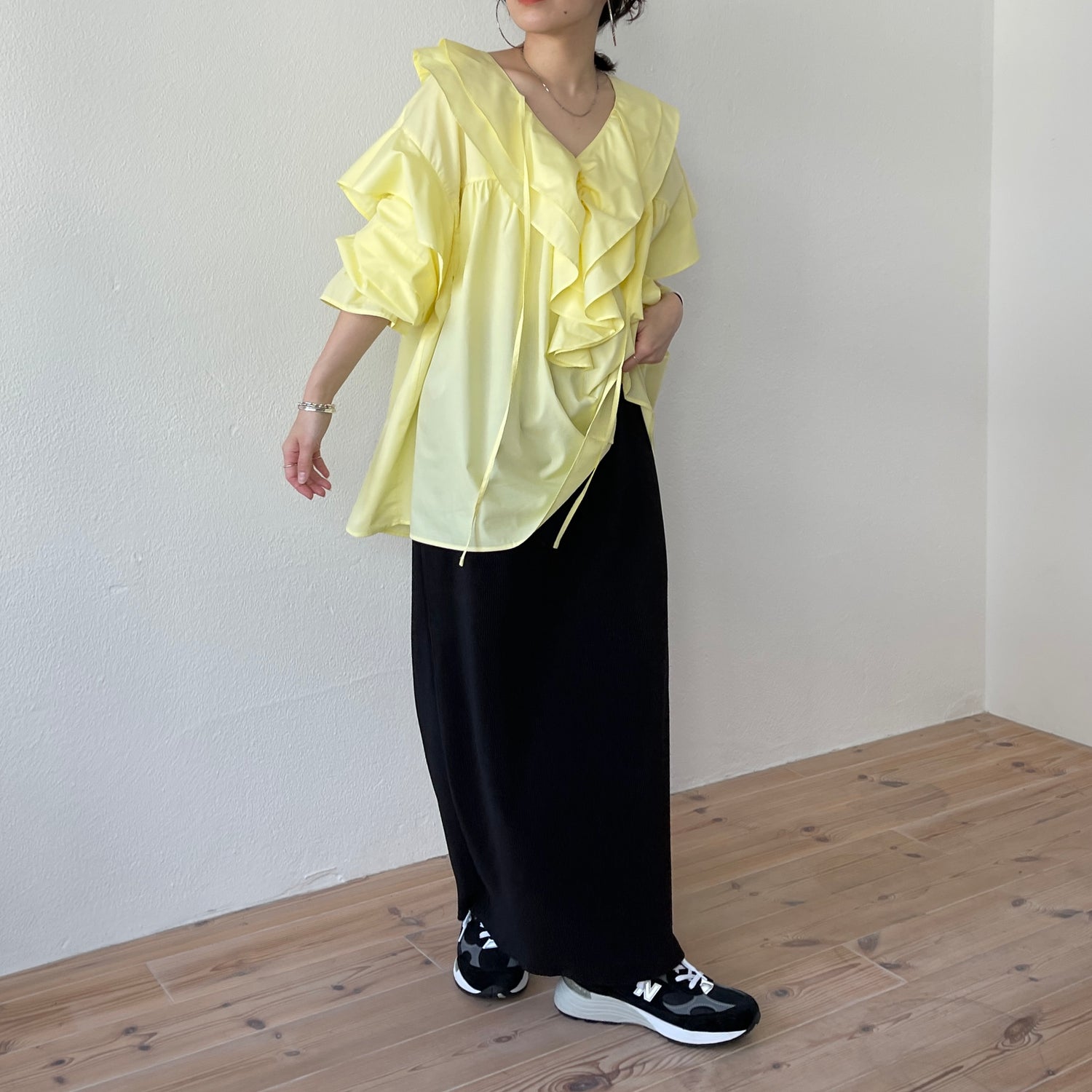 big collar frill blouse / light yellow