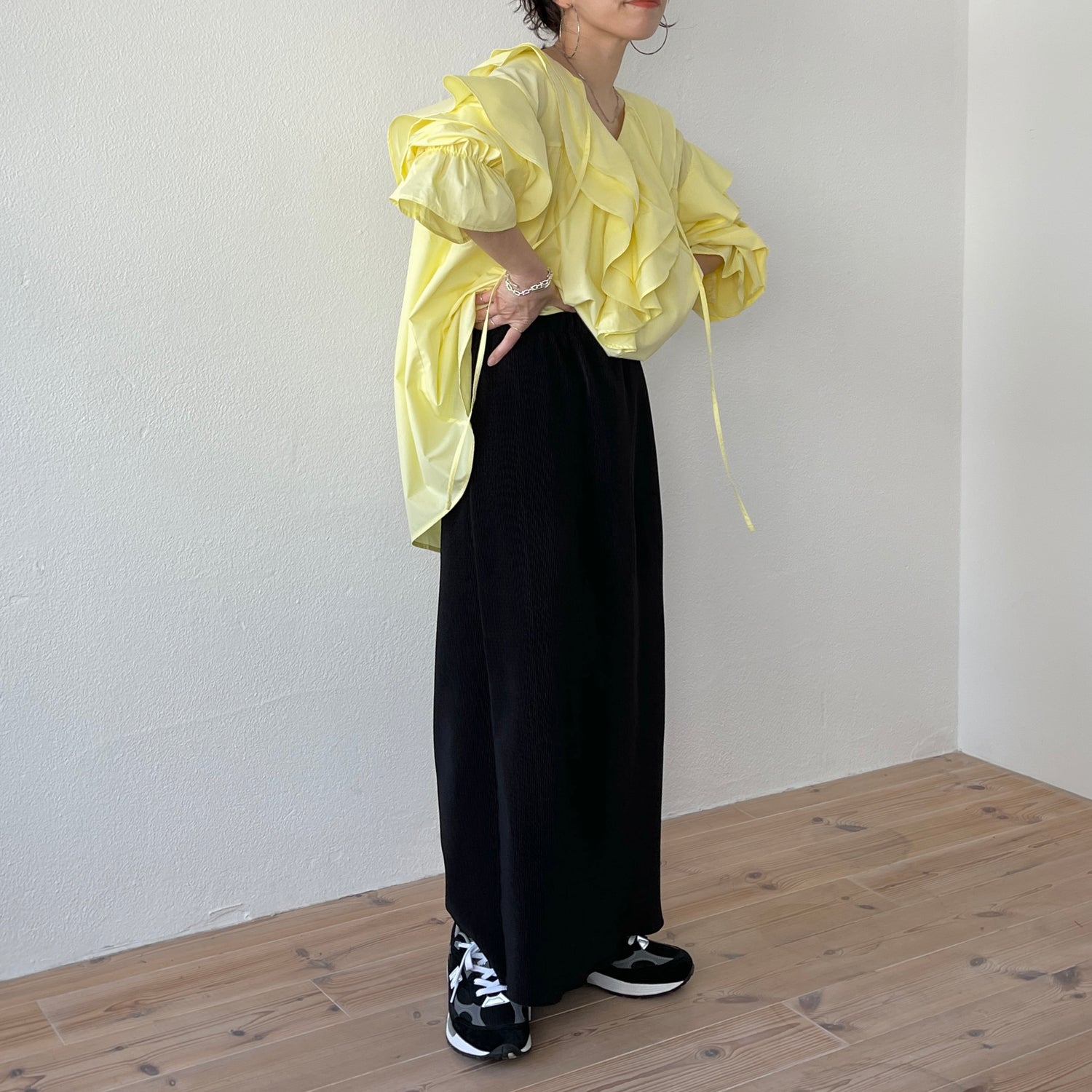 big collar frill blouse / light yellow