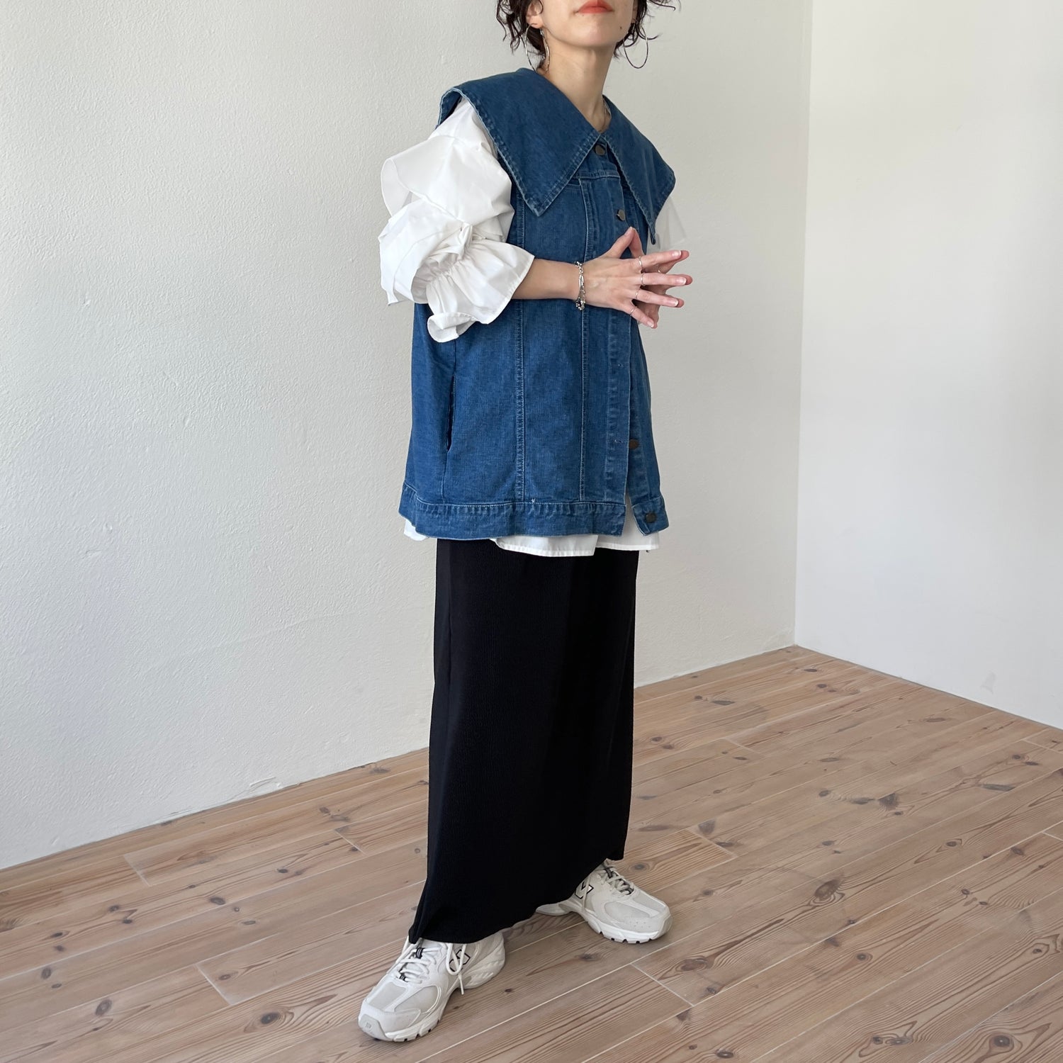 vintage like big collar denim vest / blue