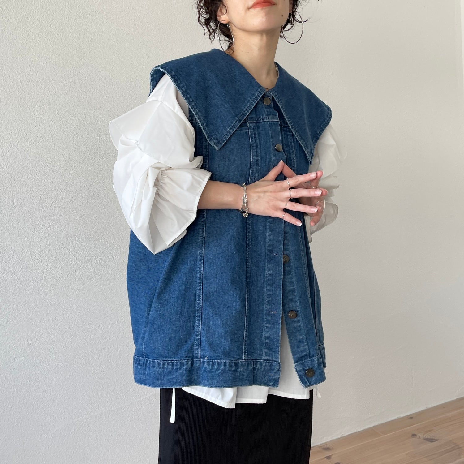 vintage like big collar denim vest / blue
