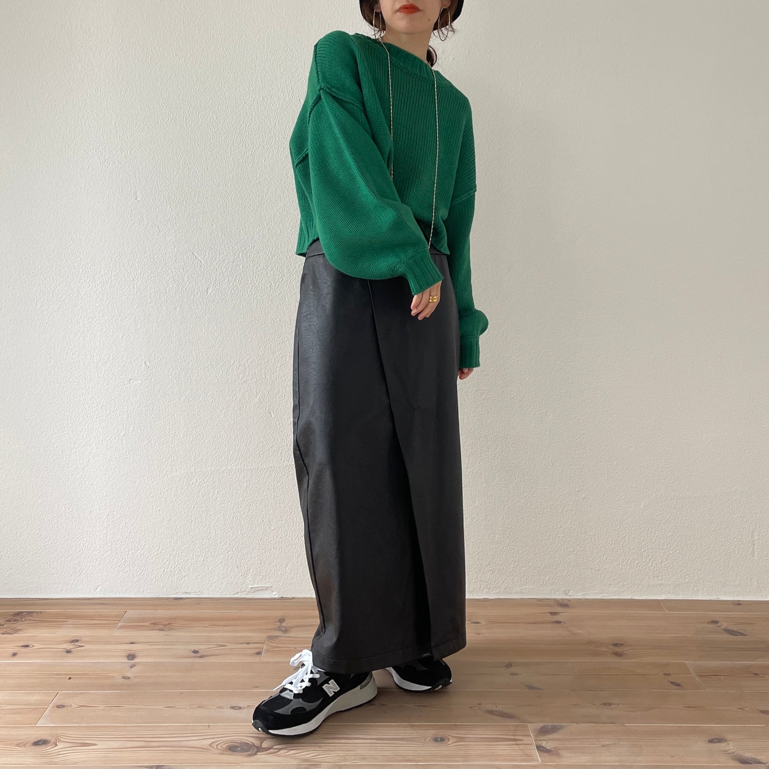 eco leather wrap skirt / black