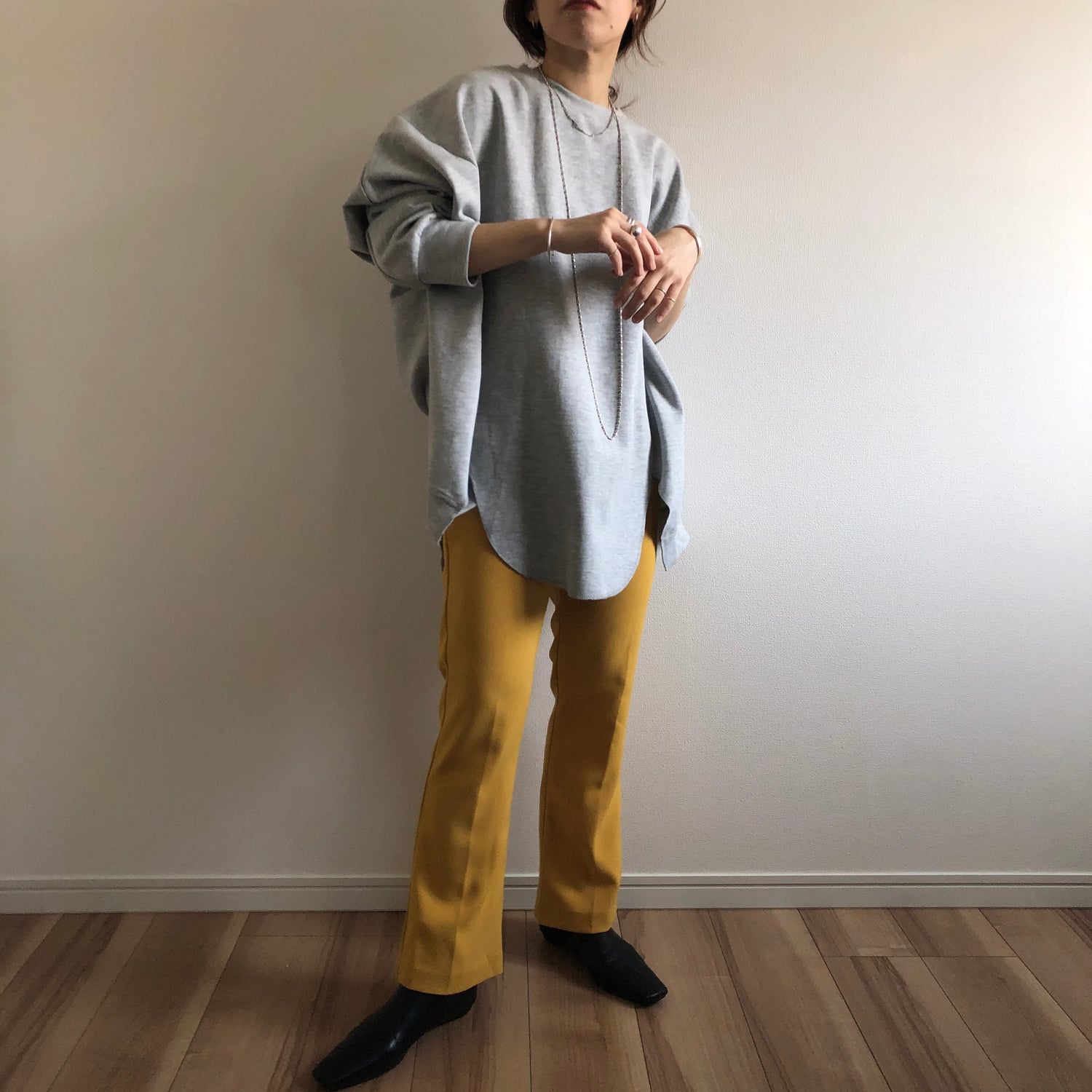 asymmetry design sweat / gray