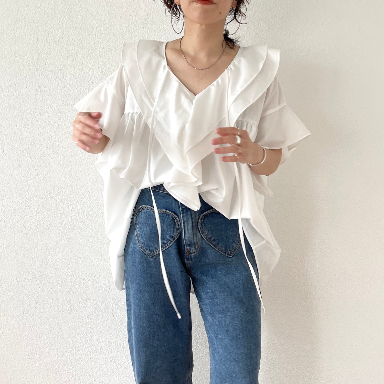 big collar frill half blouse / white