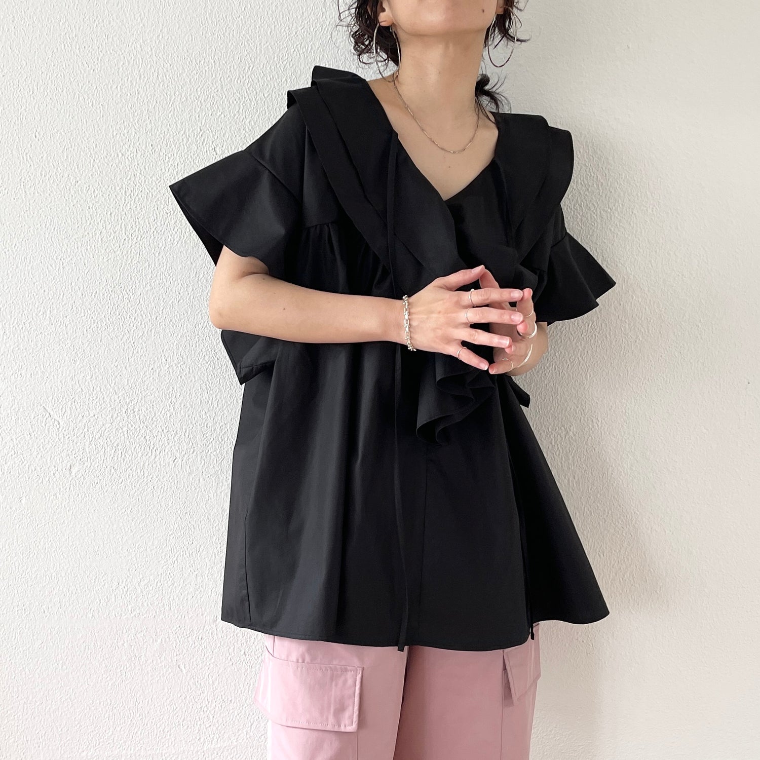 big collar frill half blouse / black