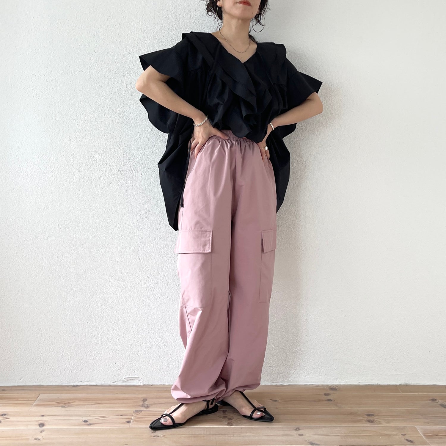 big collar frill half blouse / black