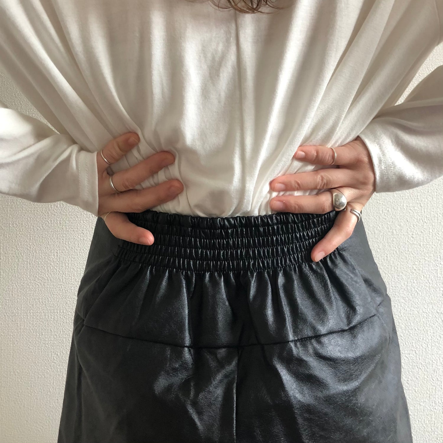 eco leather wrap skirt / black