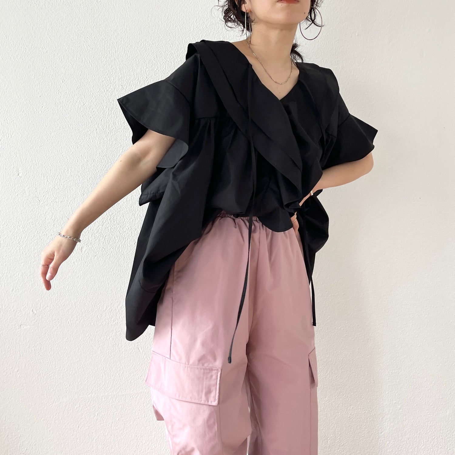 big collar frill half blouse / black