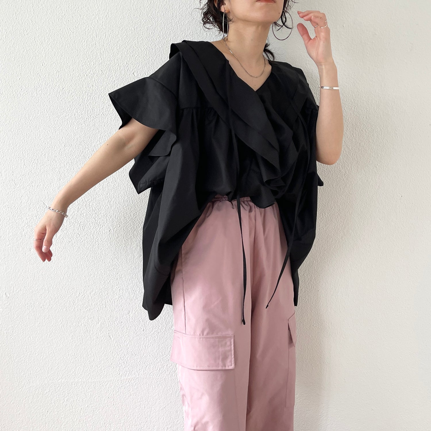 big collar frill half blouse / black