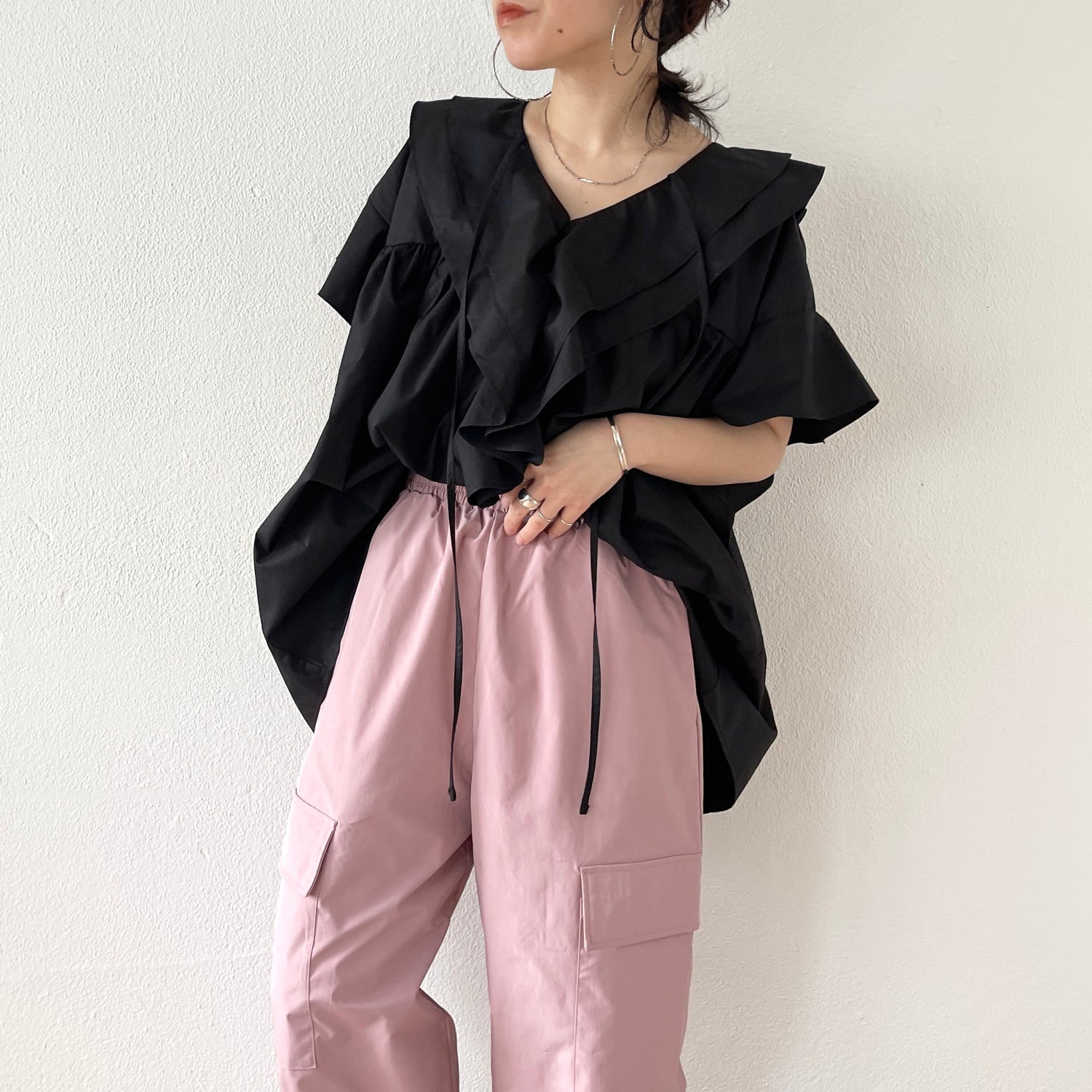 big collar frill half blouse / black