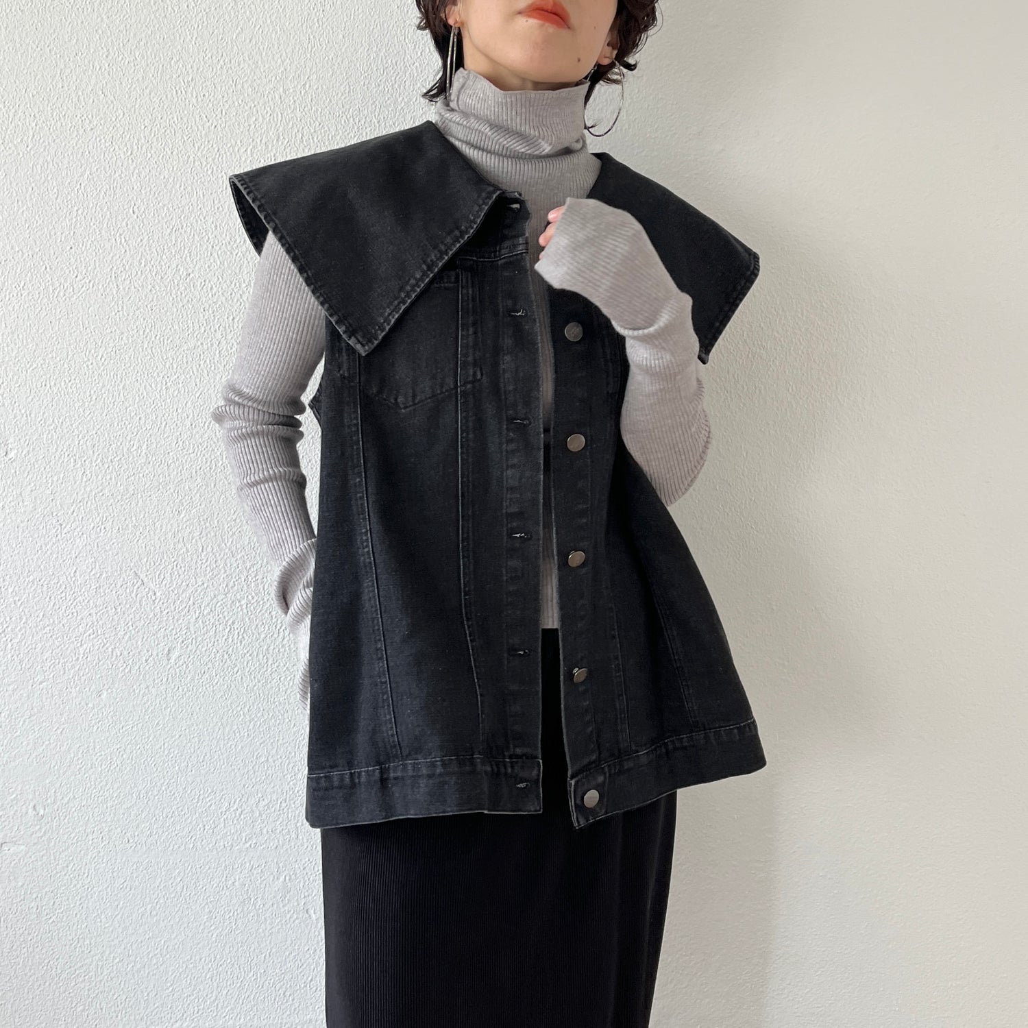 vintage like big collar denim vest / black