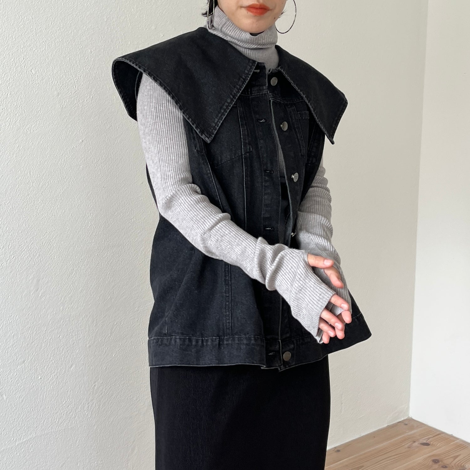 vintage like big collar denim vest / black