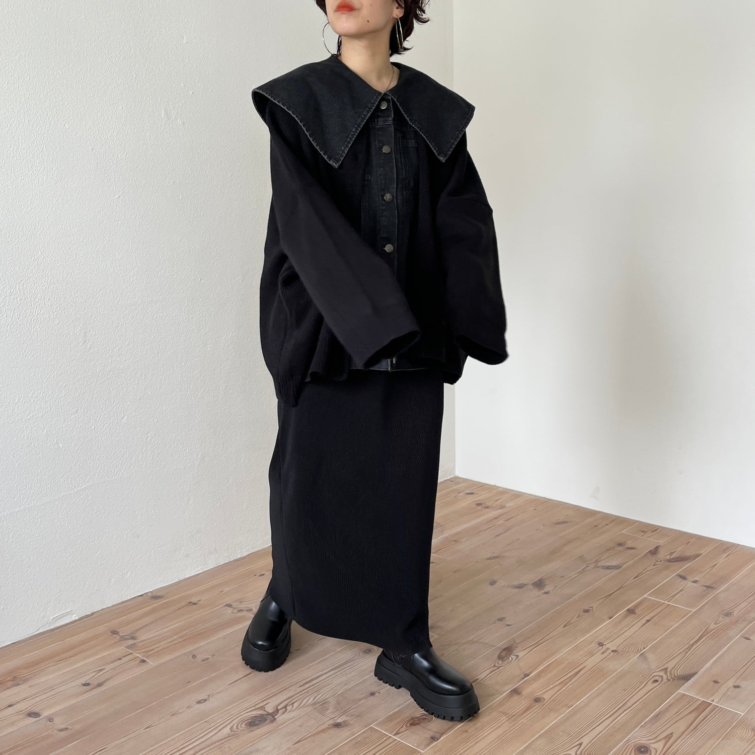 vintage like big collar denim vest / black