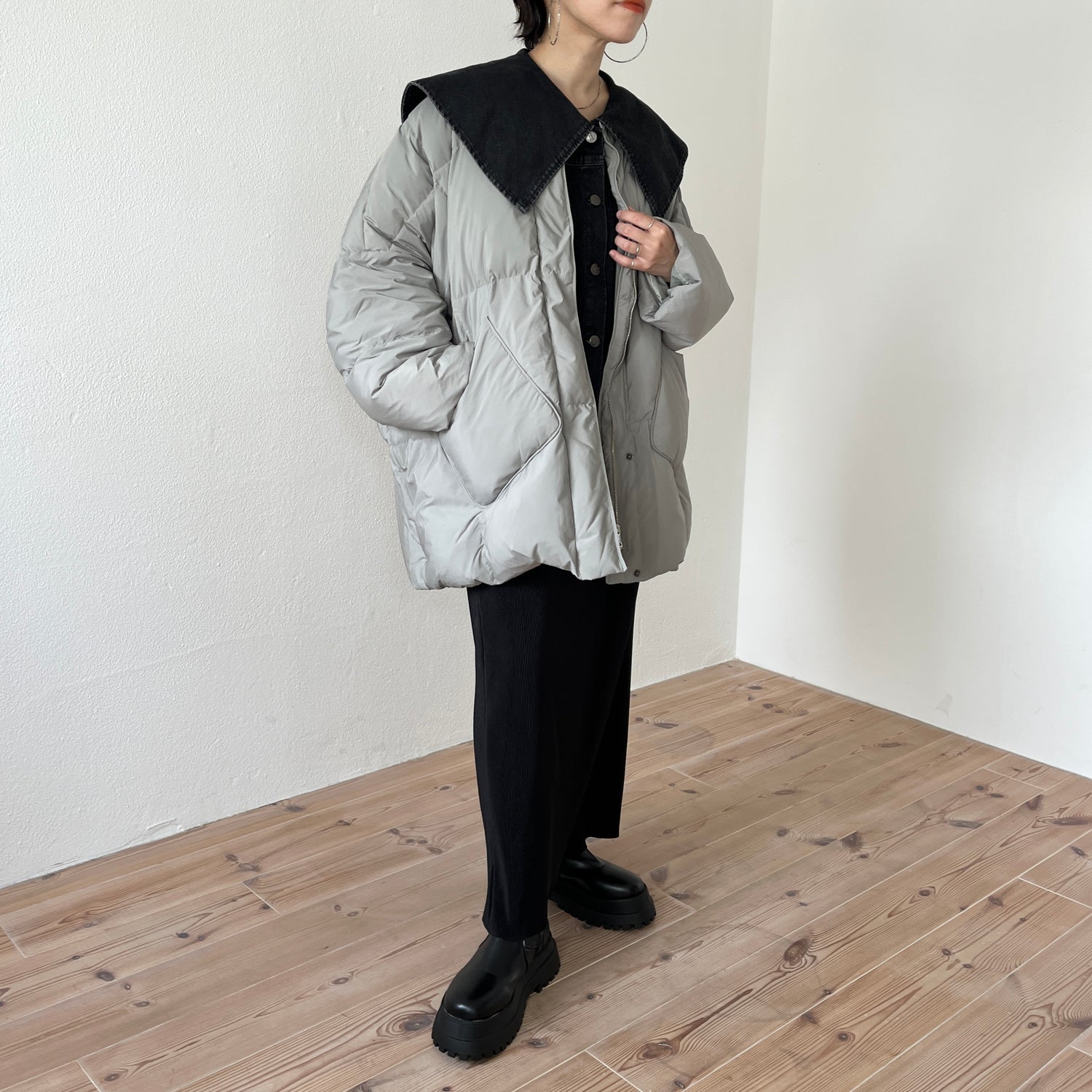vintage like big collar denim vest / black