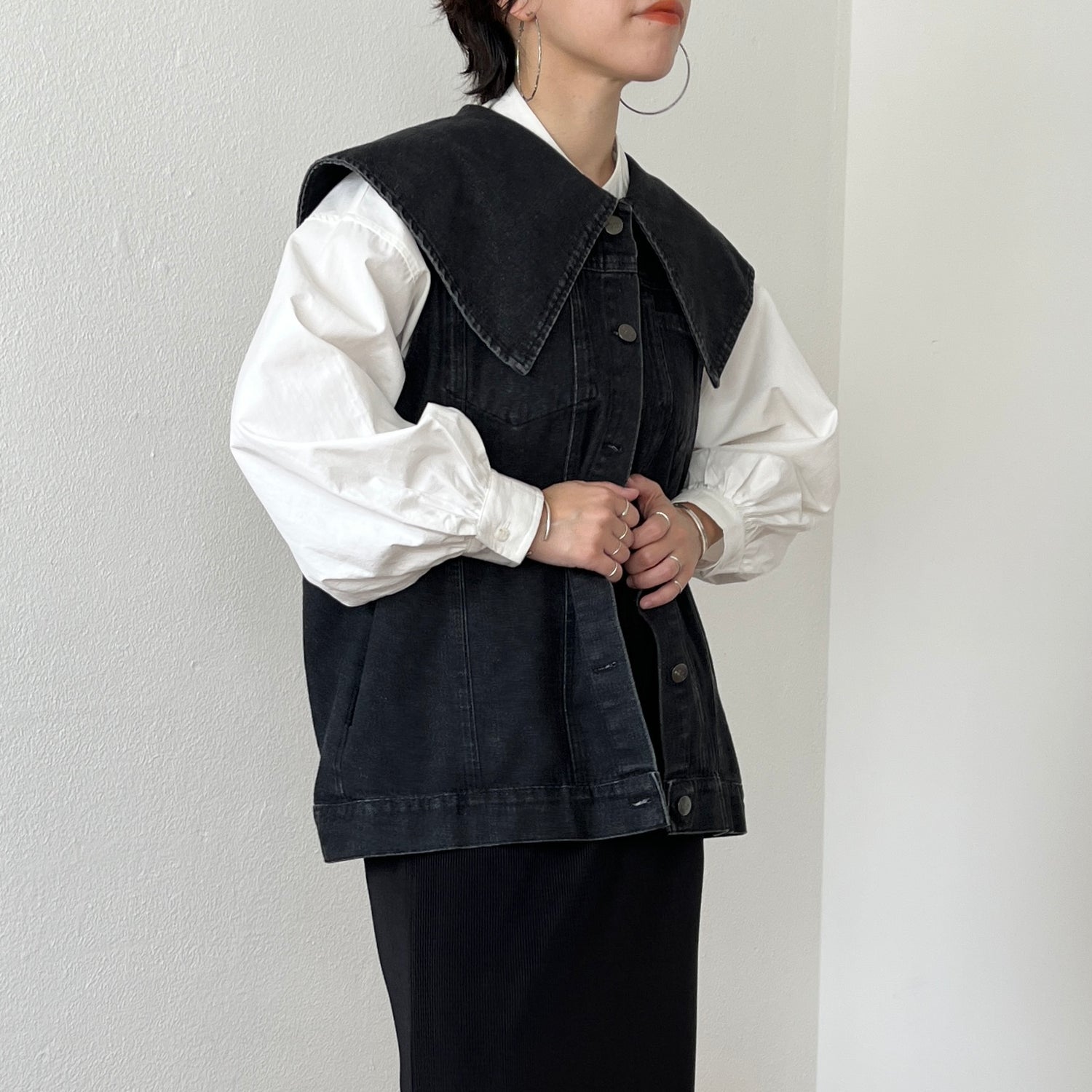 vintage like big collar denim vest / black