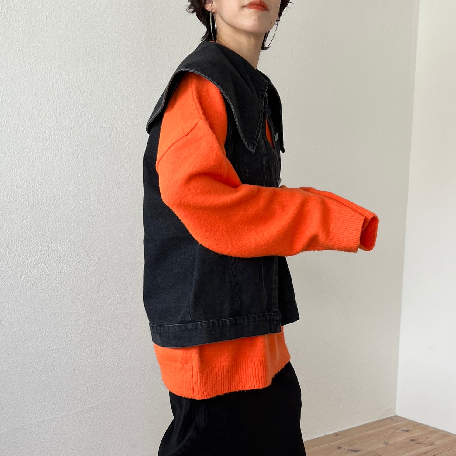 vintage like big collar denim vest / black
