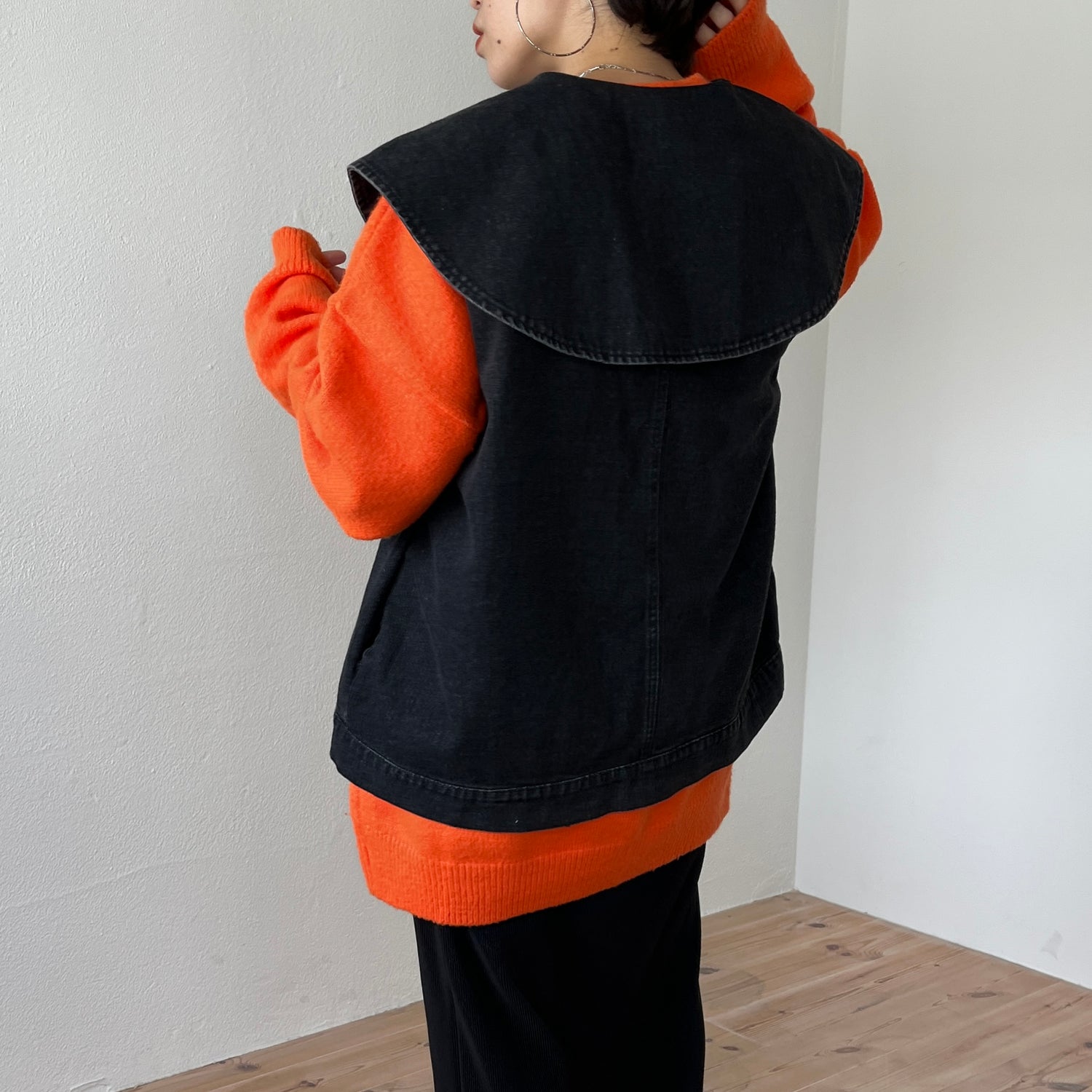 vintage like big collar denim vest / black